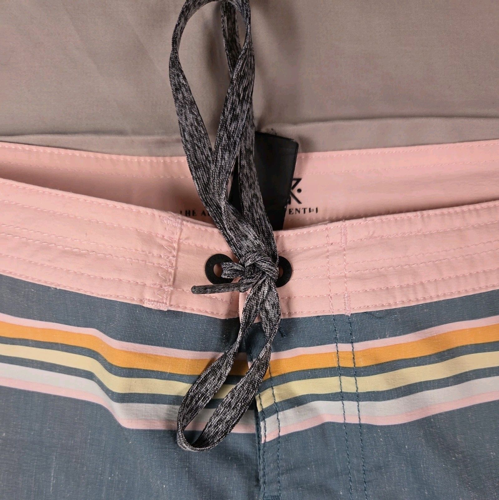 Roark Men’s Kasbah Chiller Boardshort Marine Blue Size 36