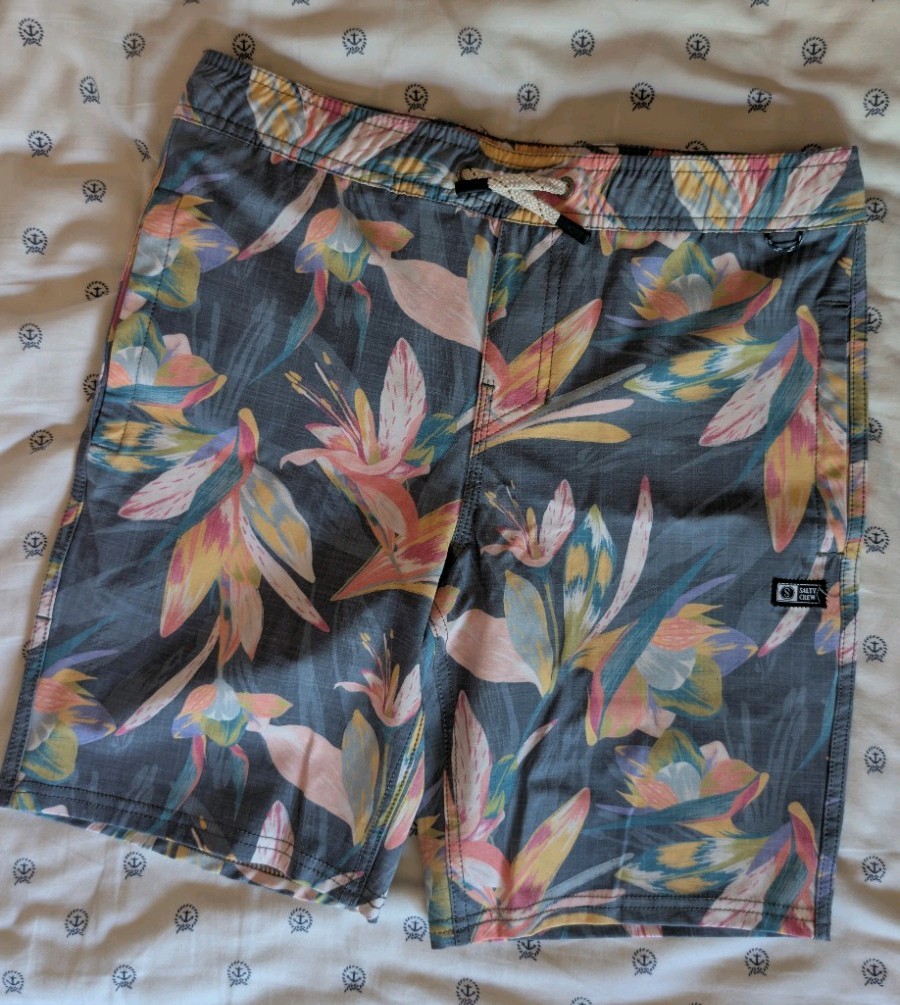 Salty Crew Volley 17″ shorts – Dark Shadow – Size Large for Boys