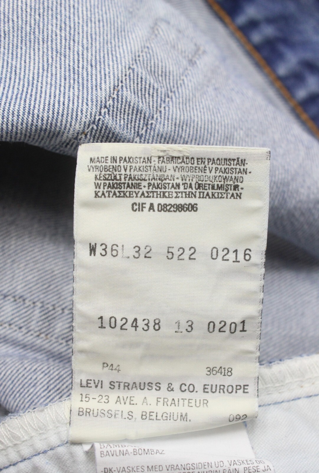 Levi’s 522 02 Mens Jeans W36/L32 Regular Straight Fit Button Fly Denim