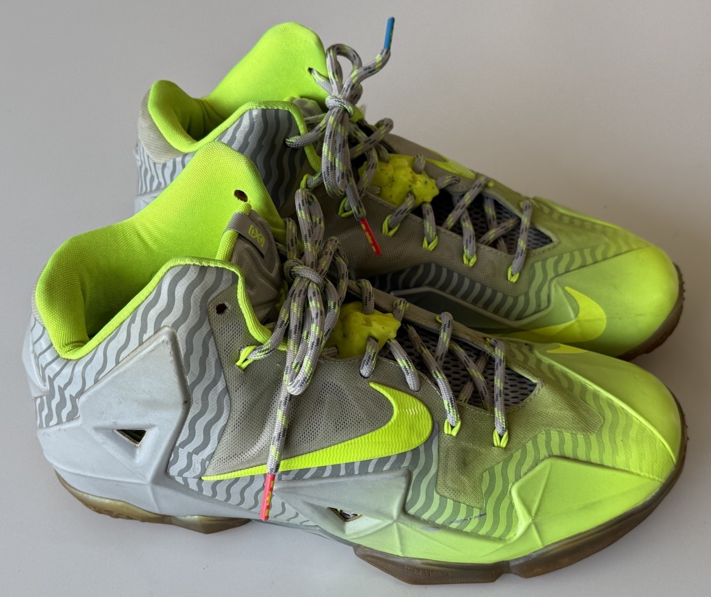 Nike LeBron 11 XI Men’s Size 10 Luster Volt Maison Du LeBron 683252-074