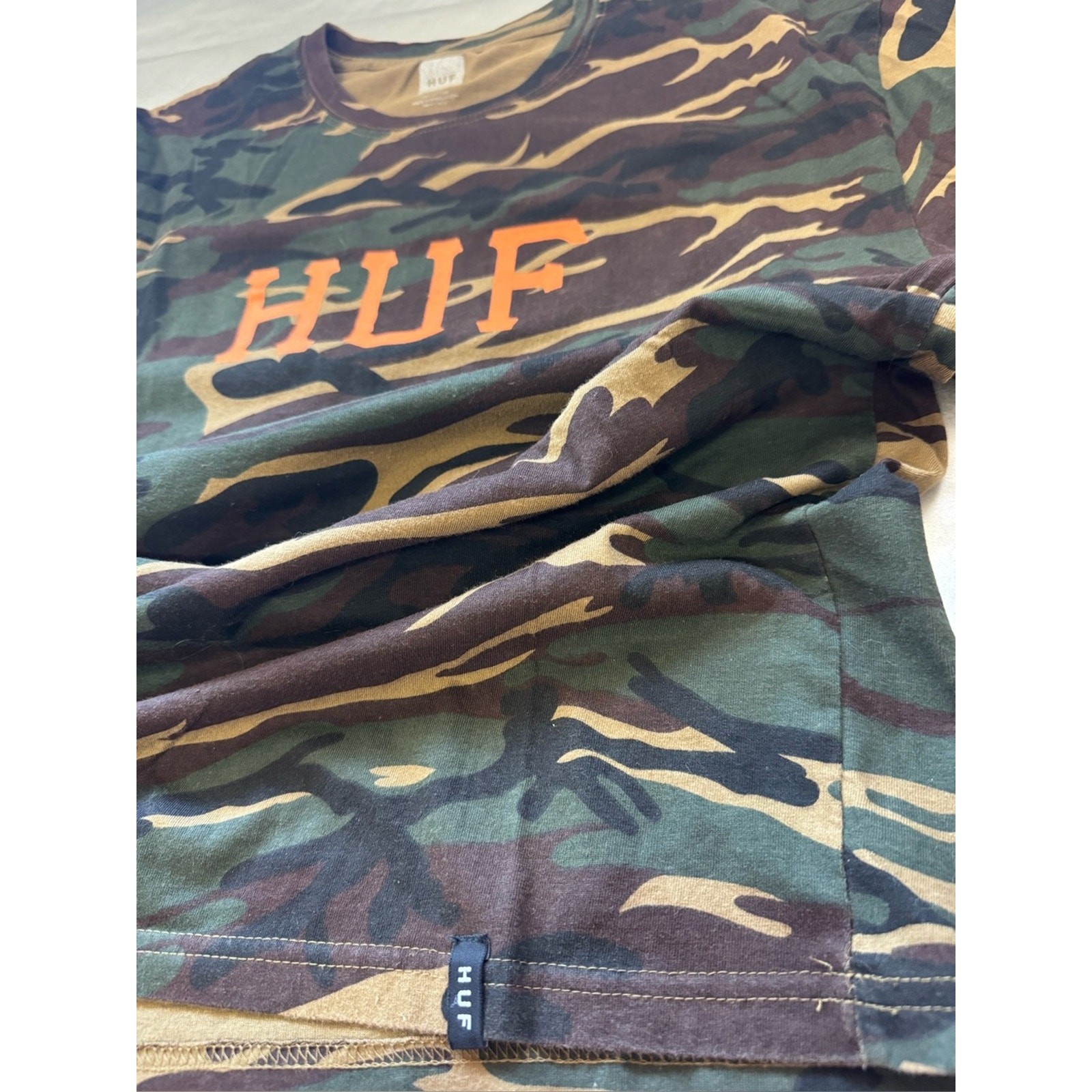 HUF Camo Logo T-Shirt Large Orange Logo Skate Streetwear 100% Cotton