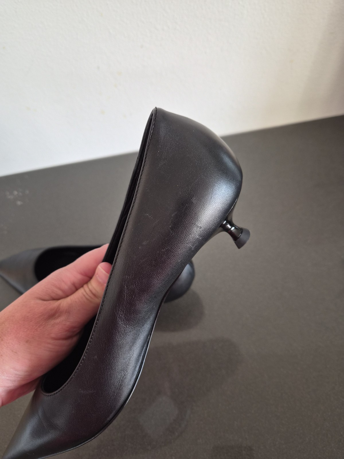 AGL Black Classic Lenor Pointed Toe Kitten Heel Retro Pump size 38