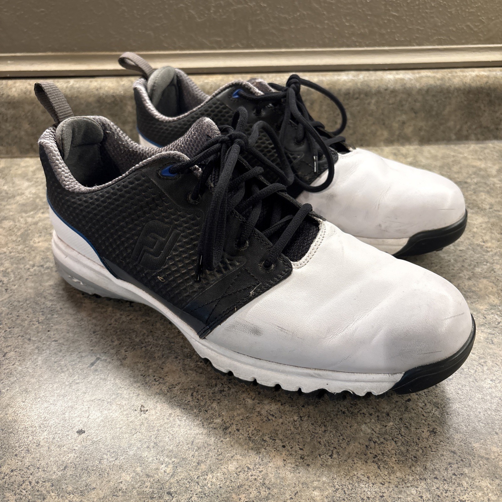 FootJoy FJ Contour Fit Men’s Size 9.5 M Black White Golf Shoes spikes cleats