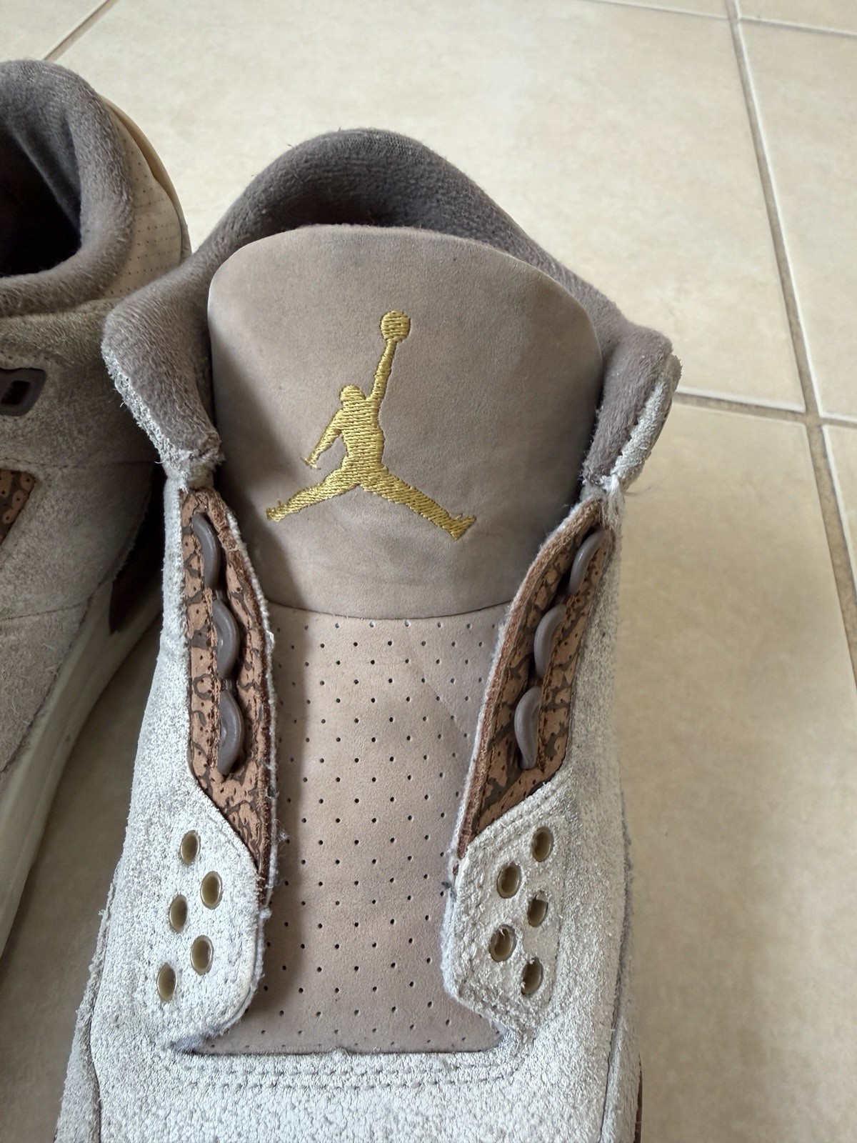 Air Jordan 3 “Palomino” Men’s Size 8.5 Pre-owned Sneakers CT8532-102