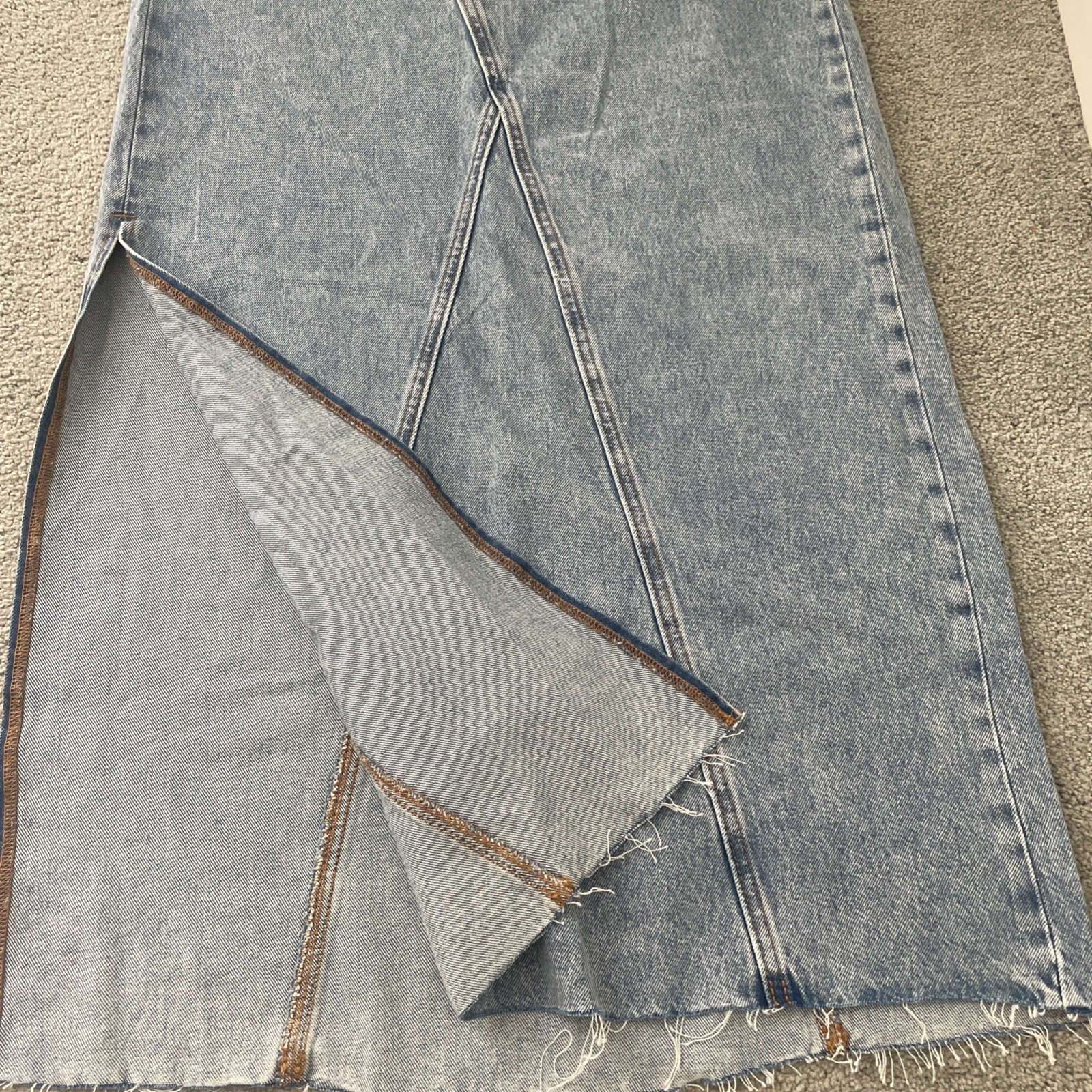 Levi’s Women’s Icon Long Jeans Maxi Slit Skirt Tag Sz. 28 Measured 30 Inch Waist