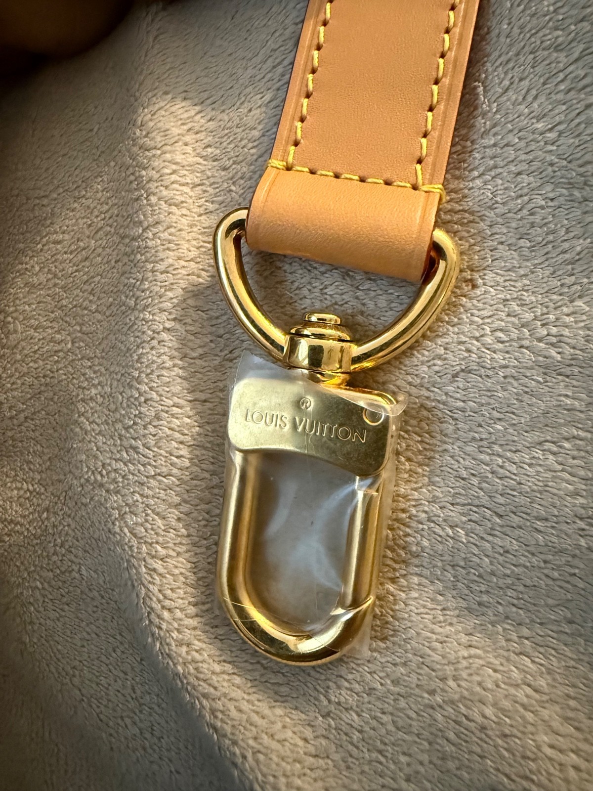 Authentic Louis Vuitton Vachetta Adjustable Shoulder Strap Gold Hardware 47 in