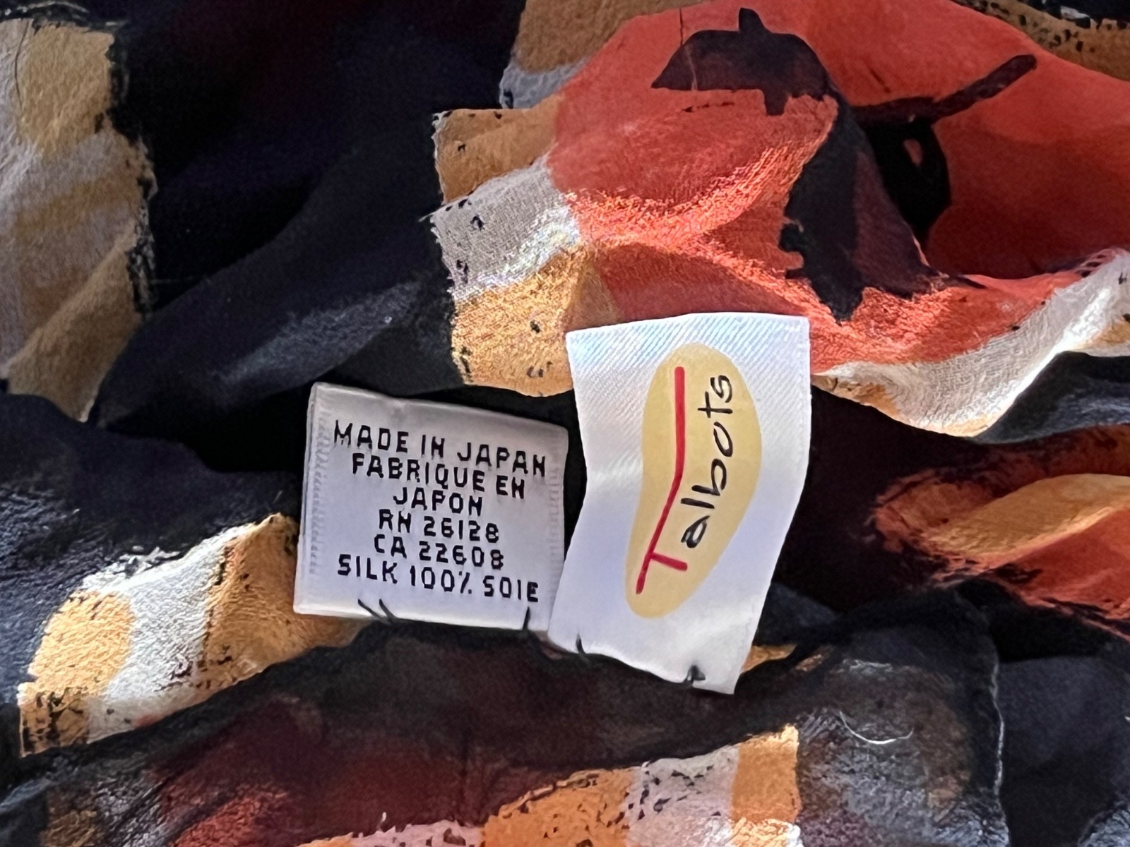VINTAGE TABLOTS HALLOWEEN PRINT MADE IN JAPAN 100% SILK 21″ SQUARE SCARF