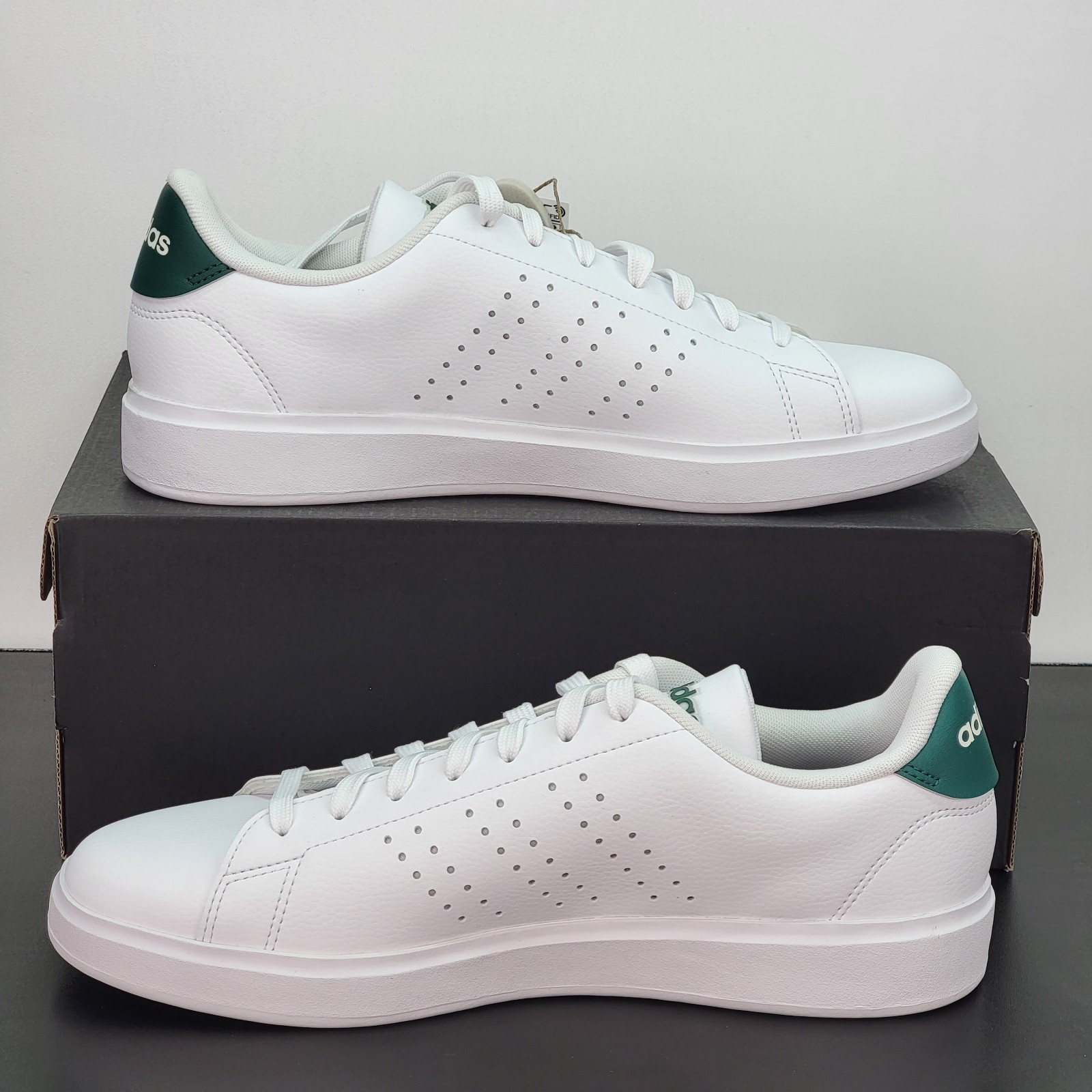 Adidas Advantage Men’s Size 9.5 Athletic Shoes White Green Casual Sneakers