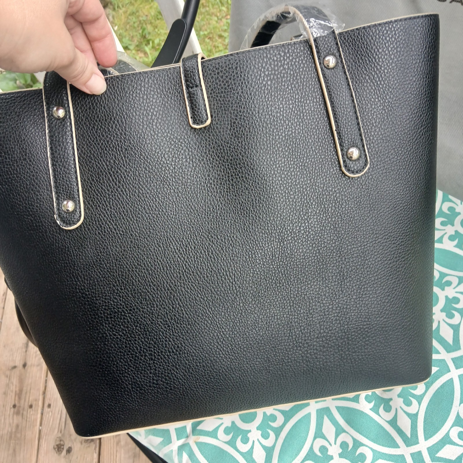 TOTE BAG JESSICA MOORE  LUXE HANDBAG BLACK NEW With TAGS! One Year Warranty!