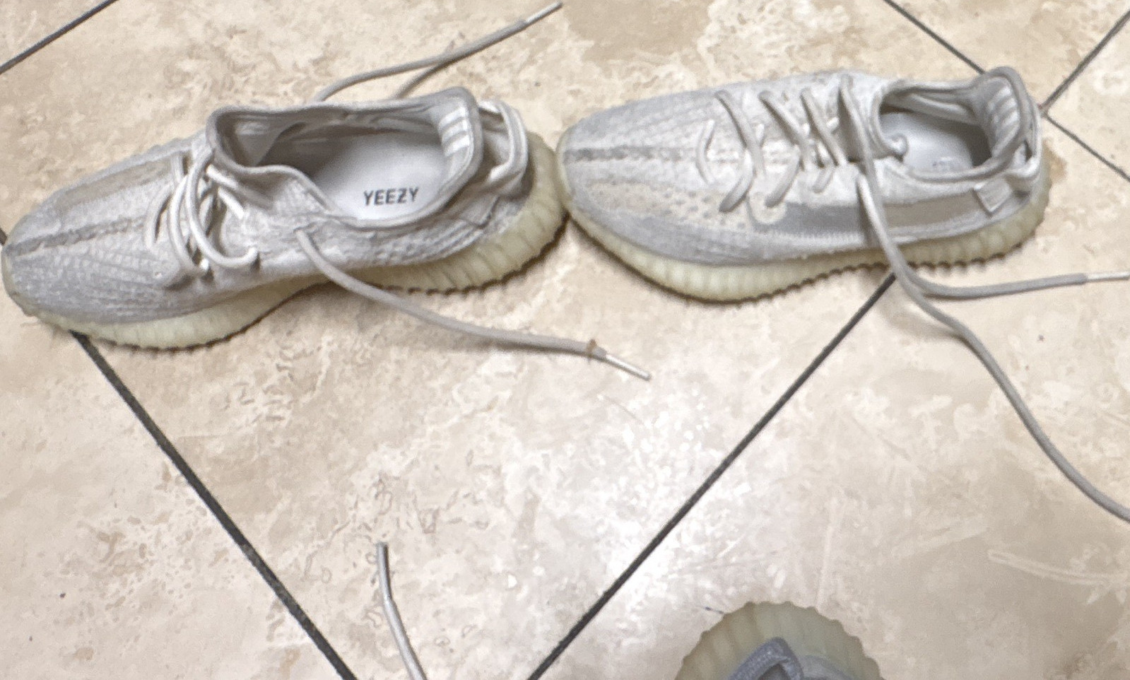 adidas Yeezy Boost 350 V2 Bone/Bone/Bone Gray Low Top Men’s Sneaker (with box)