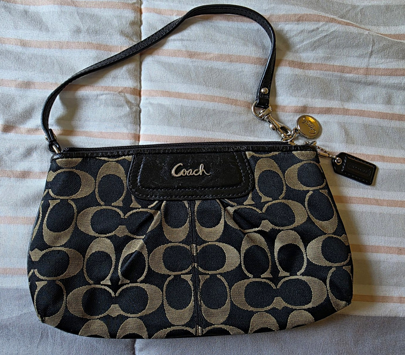 Coach Signature Logo Wristlet Zip Pouch Black/Beige Lined Credit Card