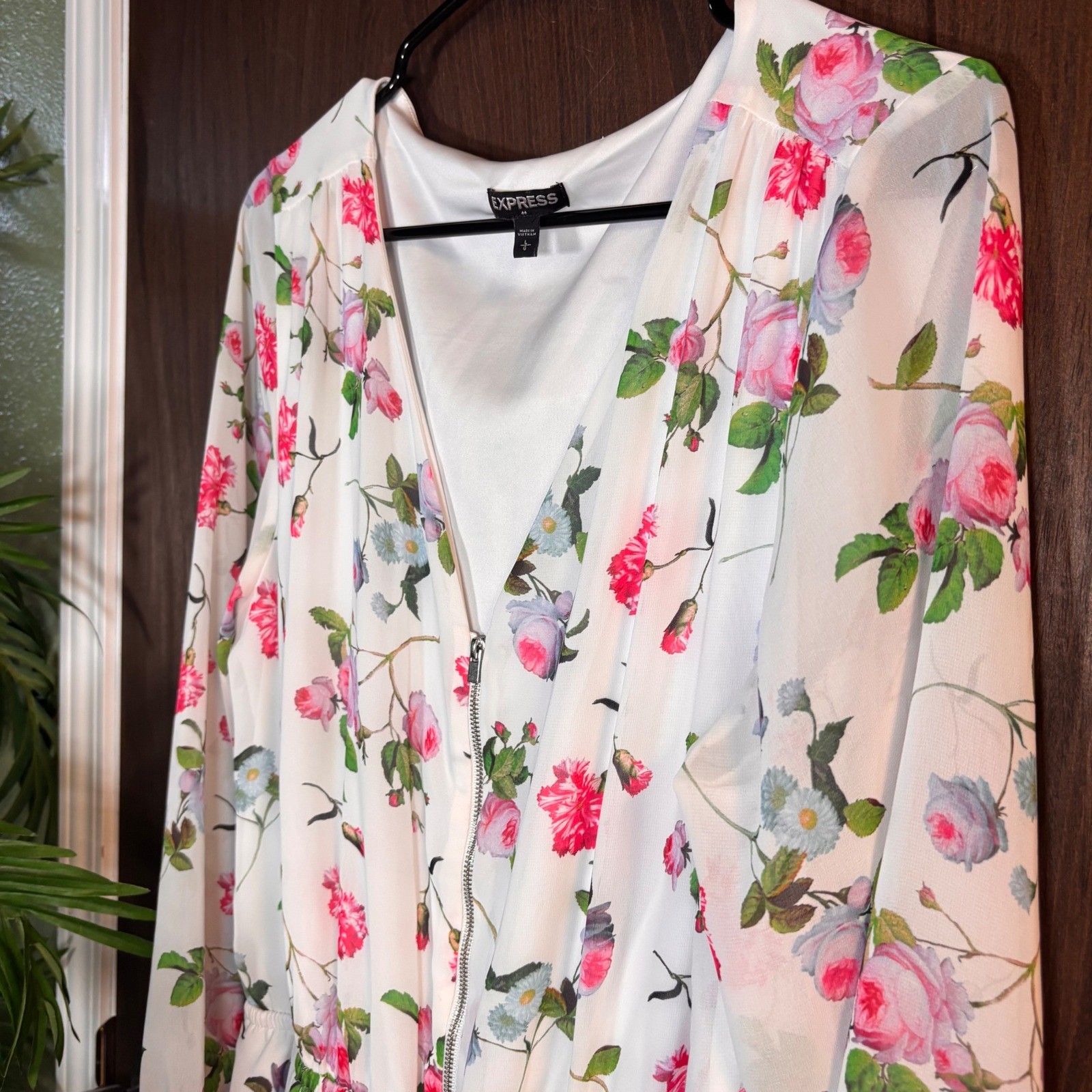 Express Floral Long Sleeve Romper Dress White Pink Roses Size L