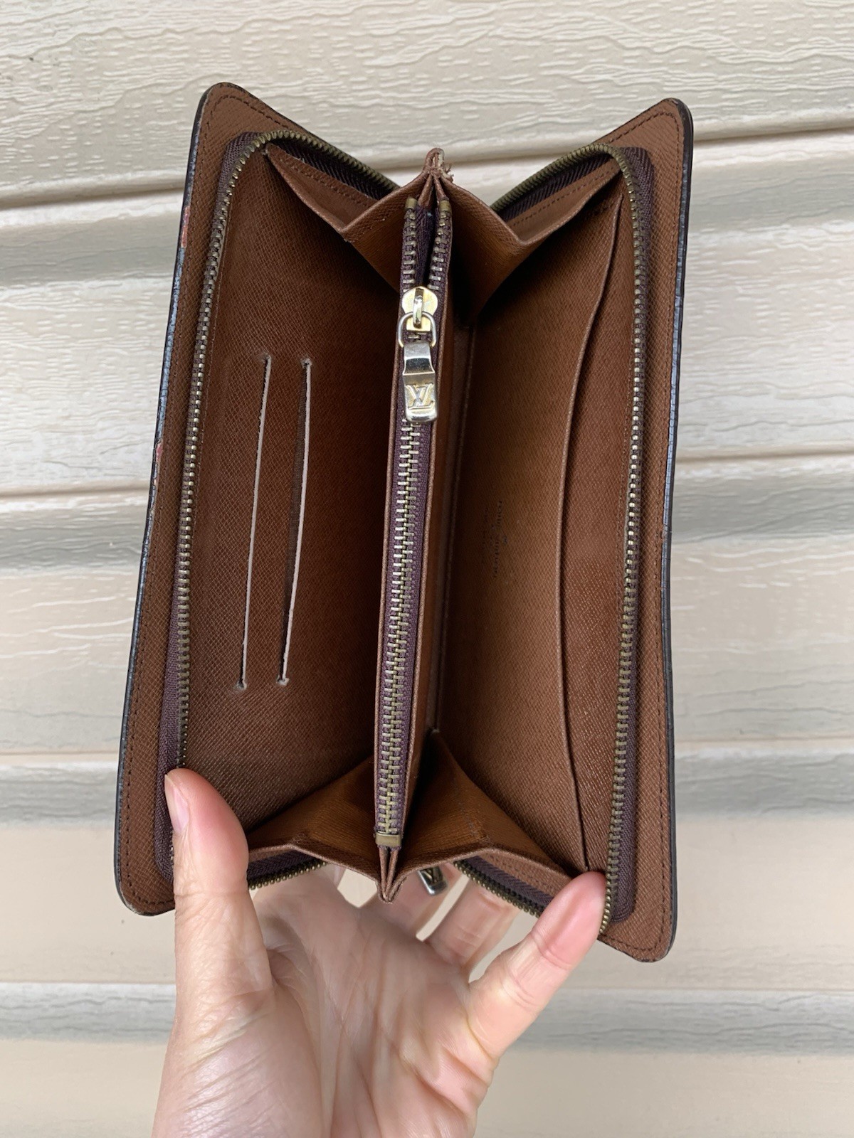 Large Louis Vuitton monogram zippy wallet 7.8”*4.3”