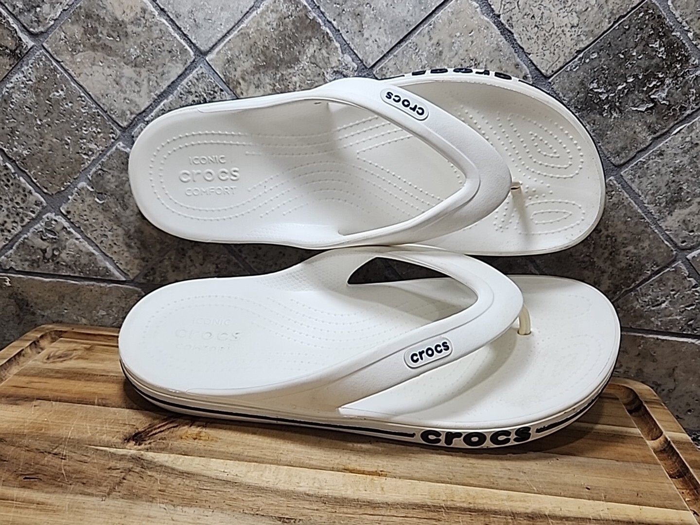 Crocs White Bayaband Flip Flops Sandals – Men’s Thong Style Size 11