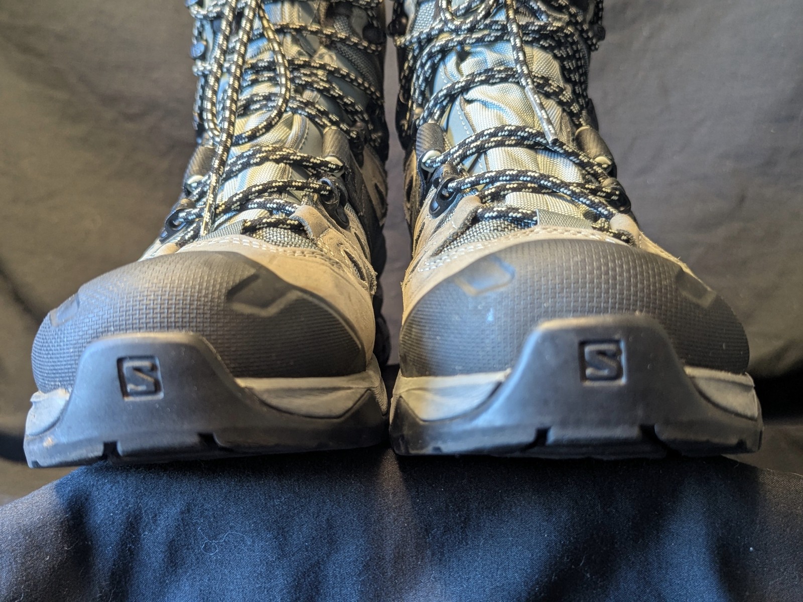 SALOMON QUEST 4 GORE-TEX HIKING BOOT – WOMEN’S EU 40-2/3 (US 8.5) Excellent Cond