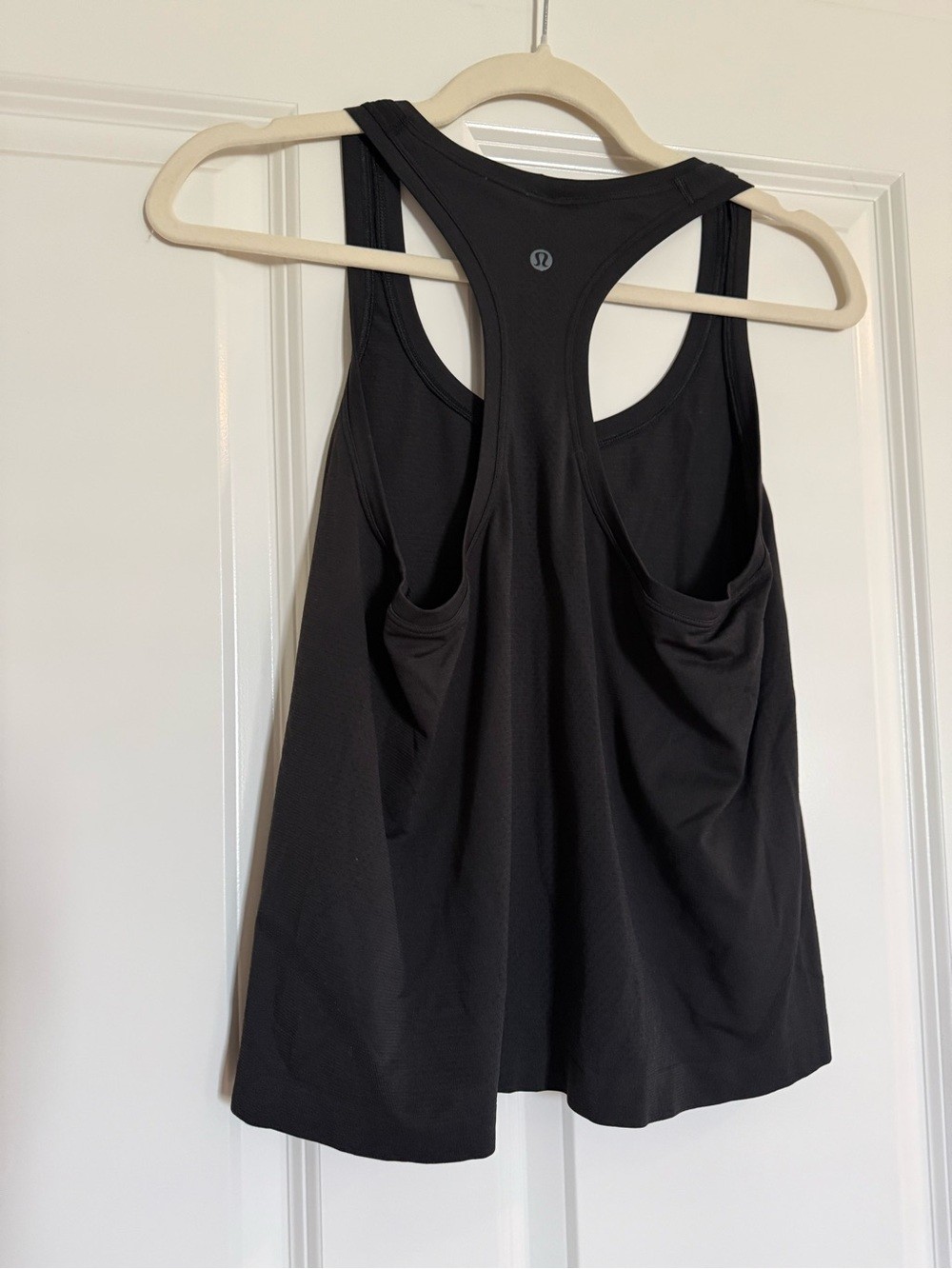 Lululemon Swiftly Tech Racerback Tank Top 2.0 Size 8 Black Seamless Running Yoga