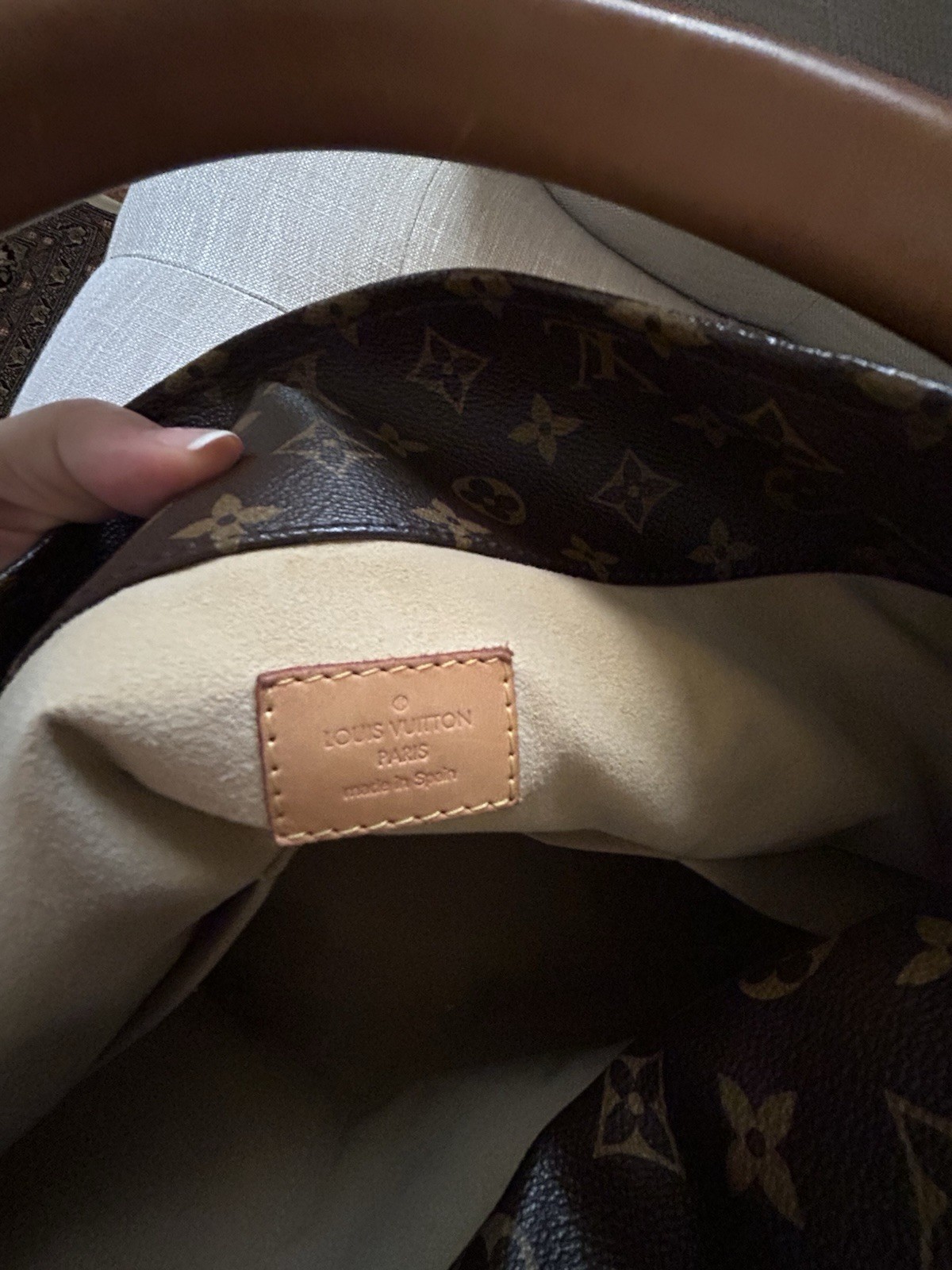 Louis Vuitton Artsy Monogram Canvas MM Shoulder Bag, Authentic Excellent