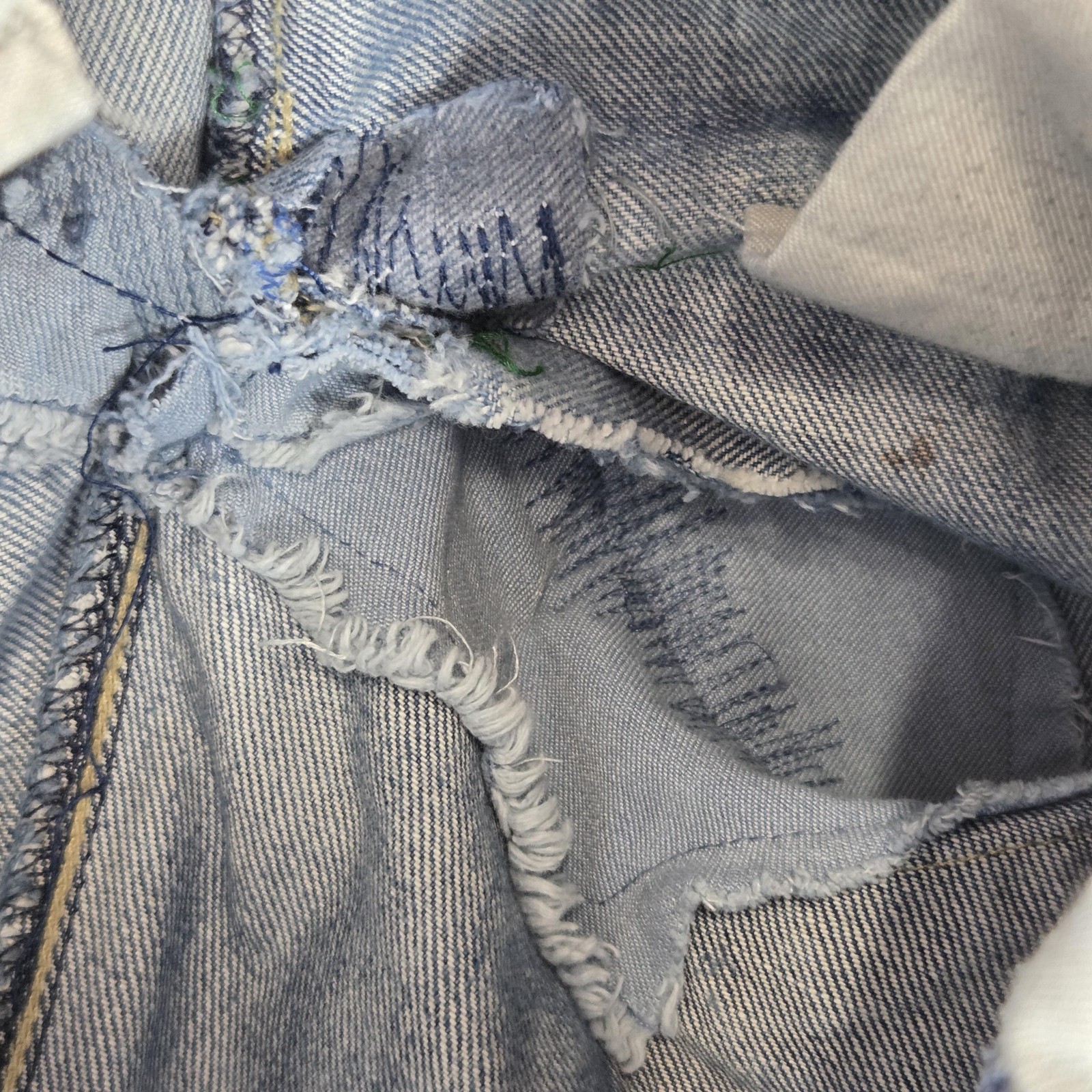 Vintage Levis Engineered Jeans Mens 32×32 Blue Twisted Medium Wash Button Fly