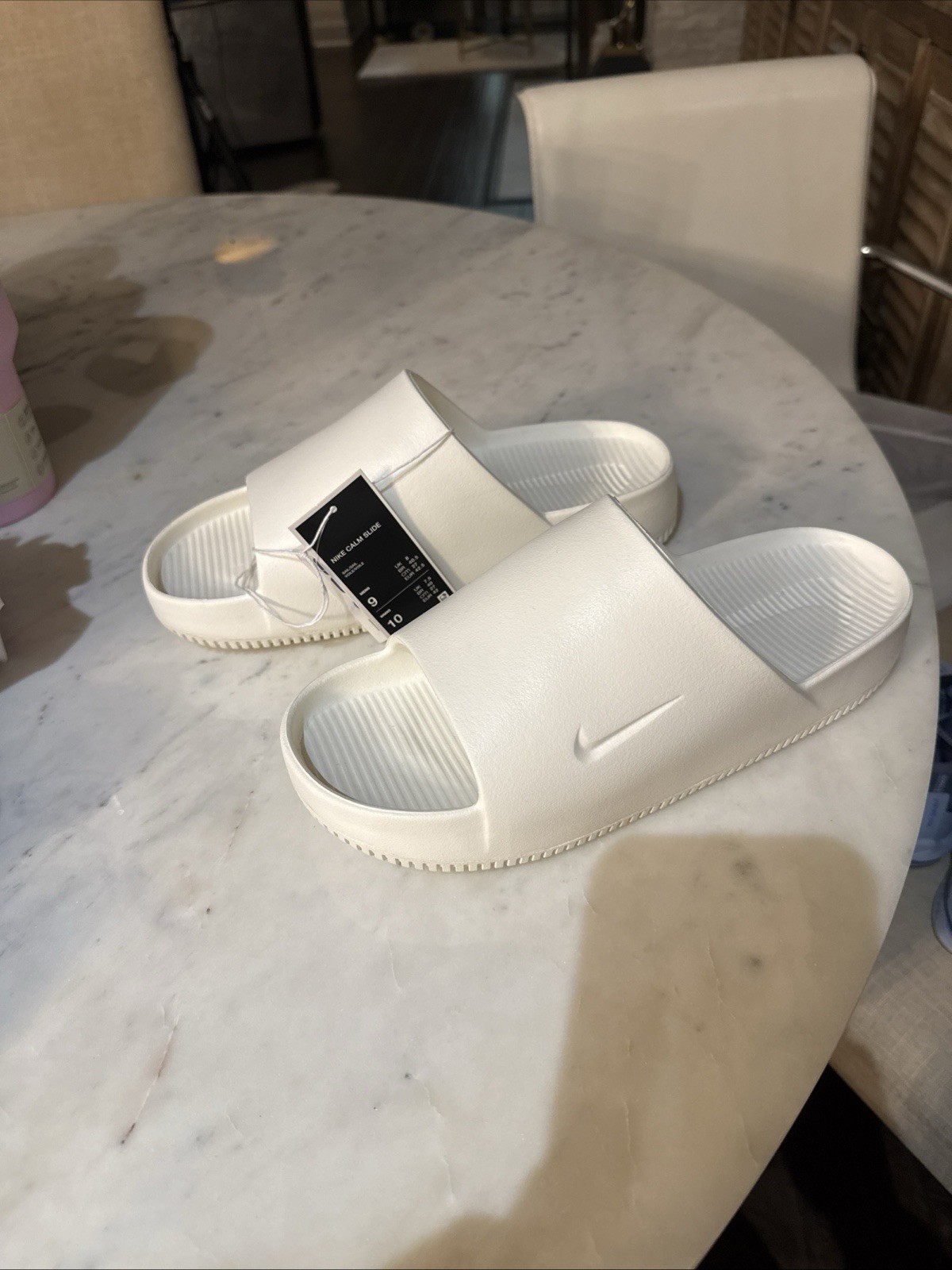 MEN’S WHITE NIKE SLIDES SIZE 11🔥