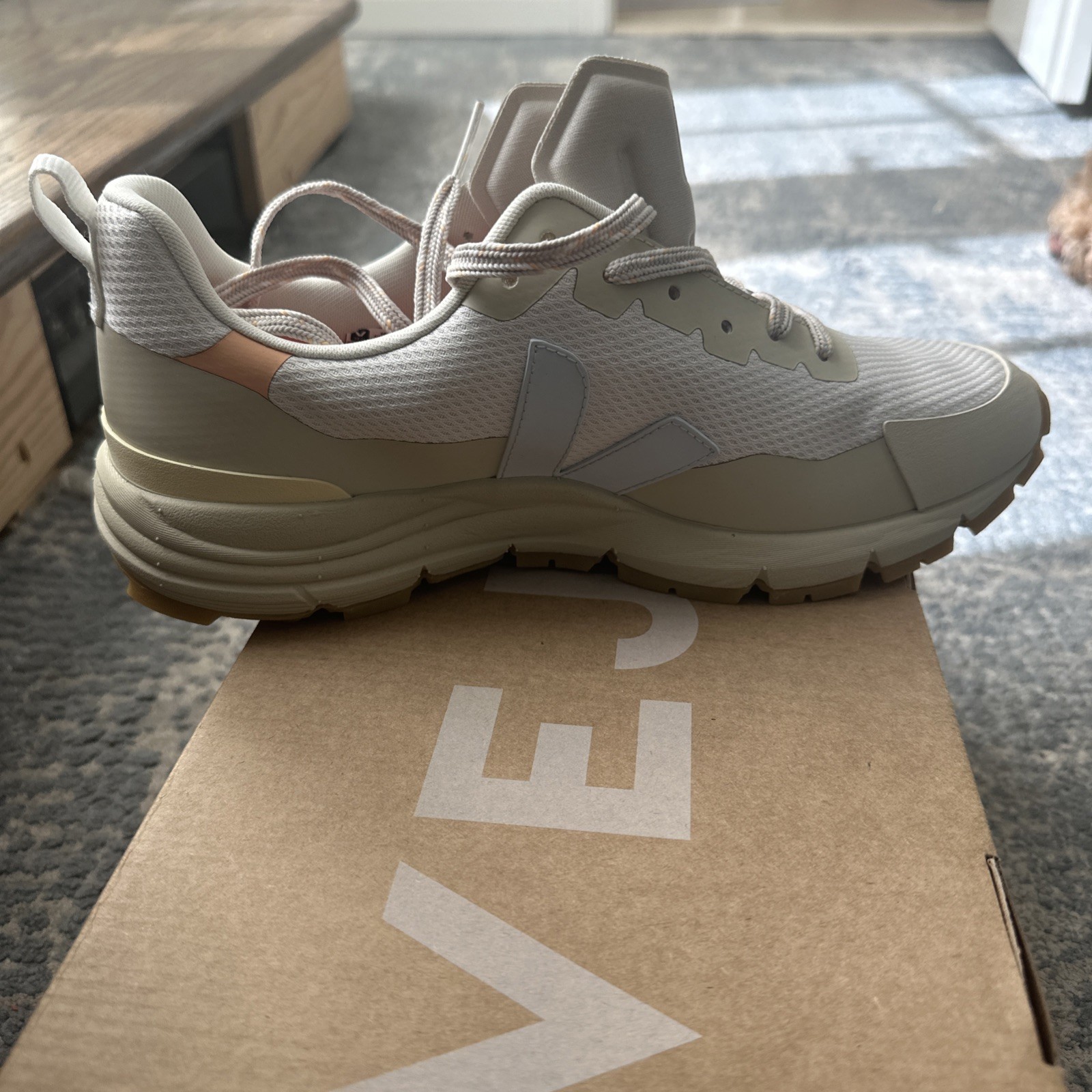 VEJA Natural White Gravel Ice Sneakers Size 42 – 11 NEW In Box Retail 210$ FAST