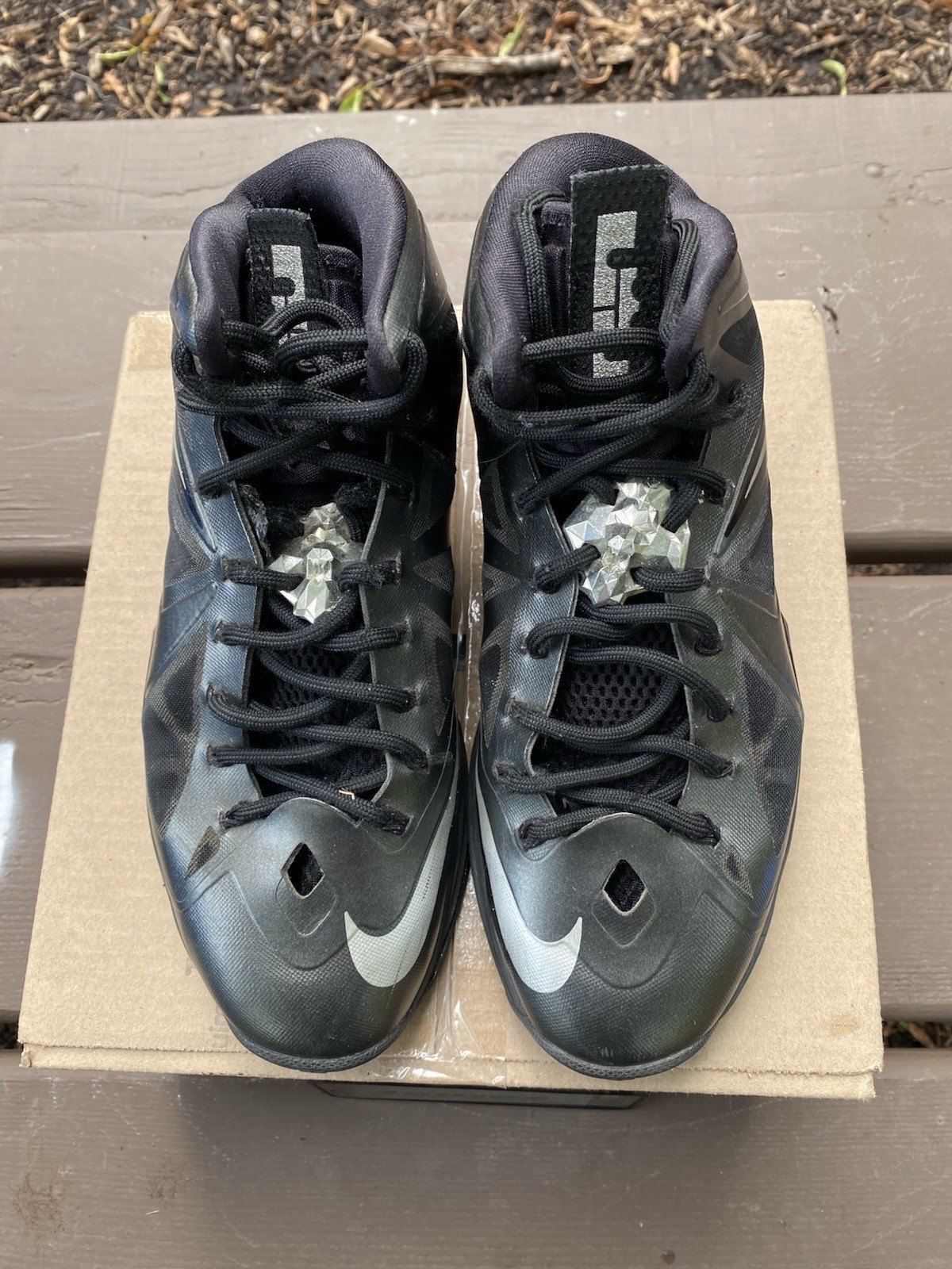 Nike LeBron 10 Carbon 541100001 Size 10.5 Men