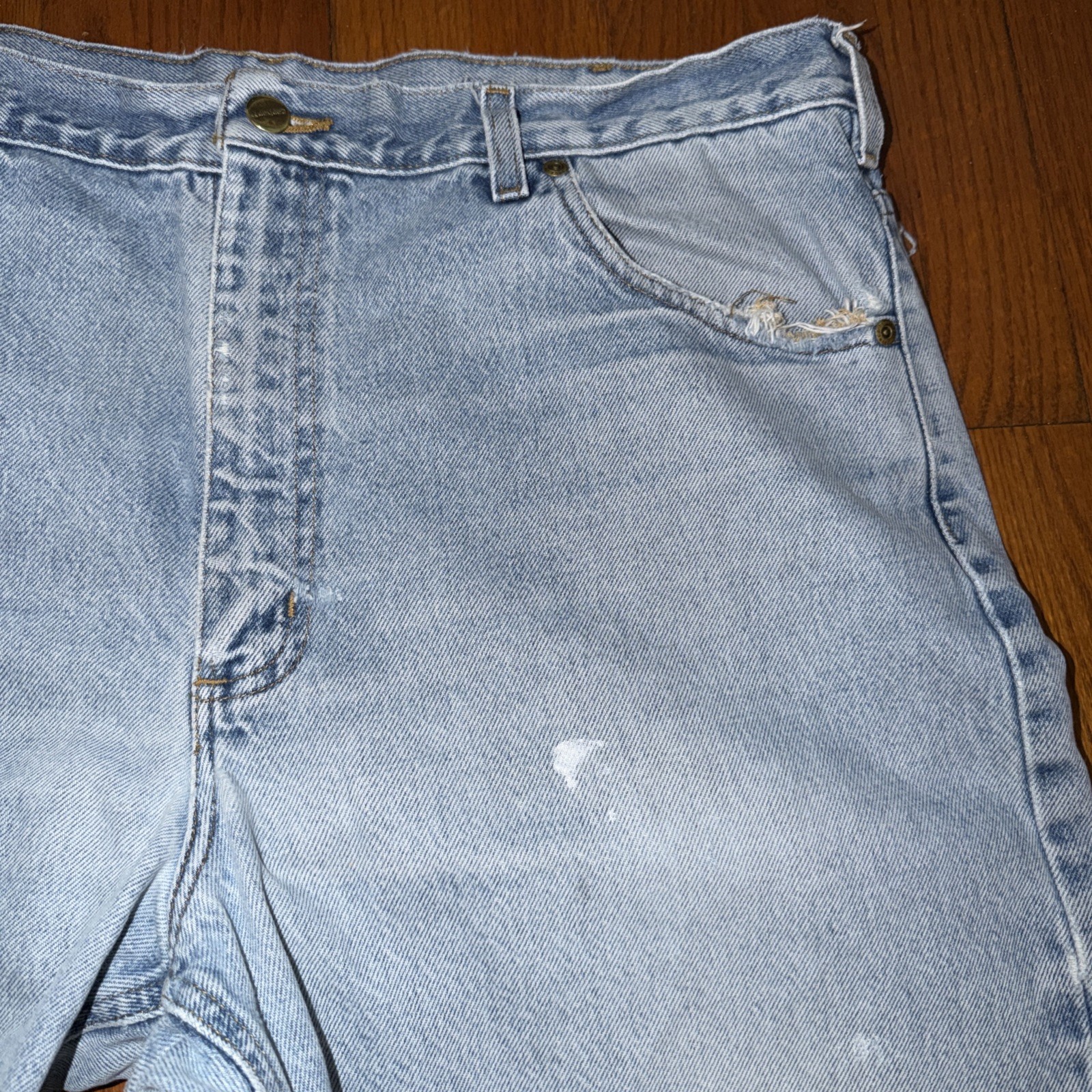 Carhartt Men’s Relaxed Fit Size 38×30 Distressed Blue Denim 100% Cotton Jeans