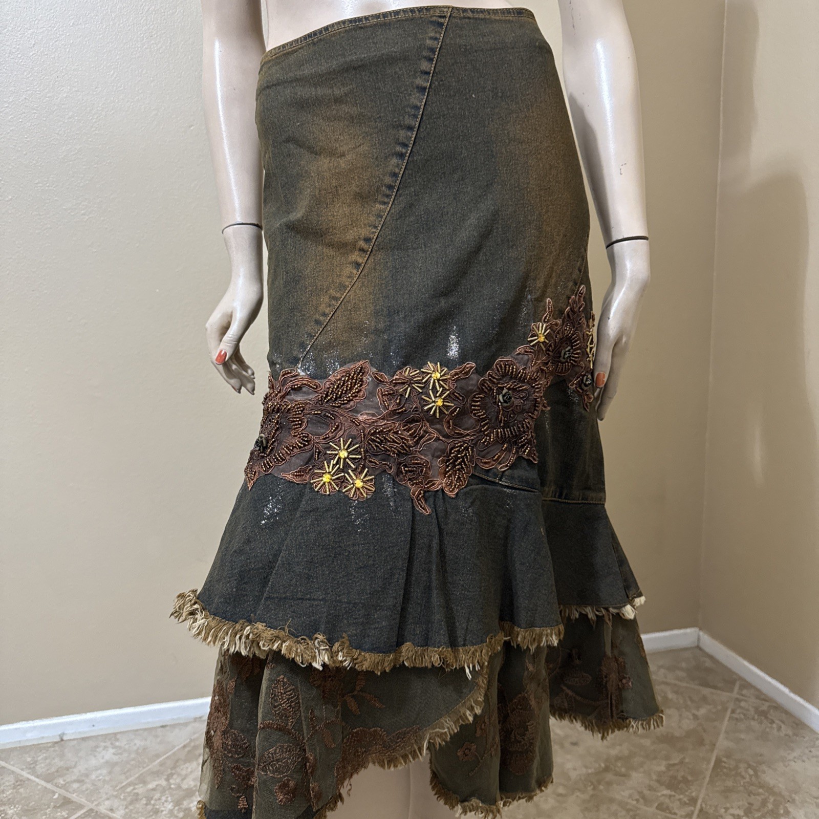 Women’s Brown Denim Cotton Stretch Boho Beaded Lace Zip Size S(4-6) Skirt 3716