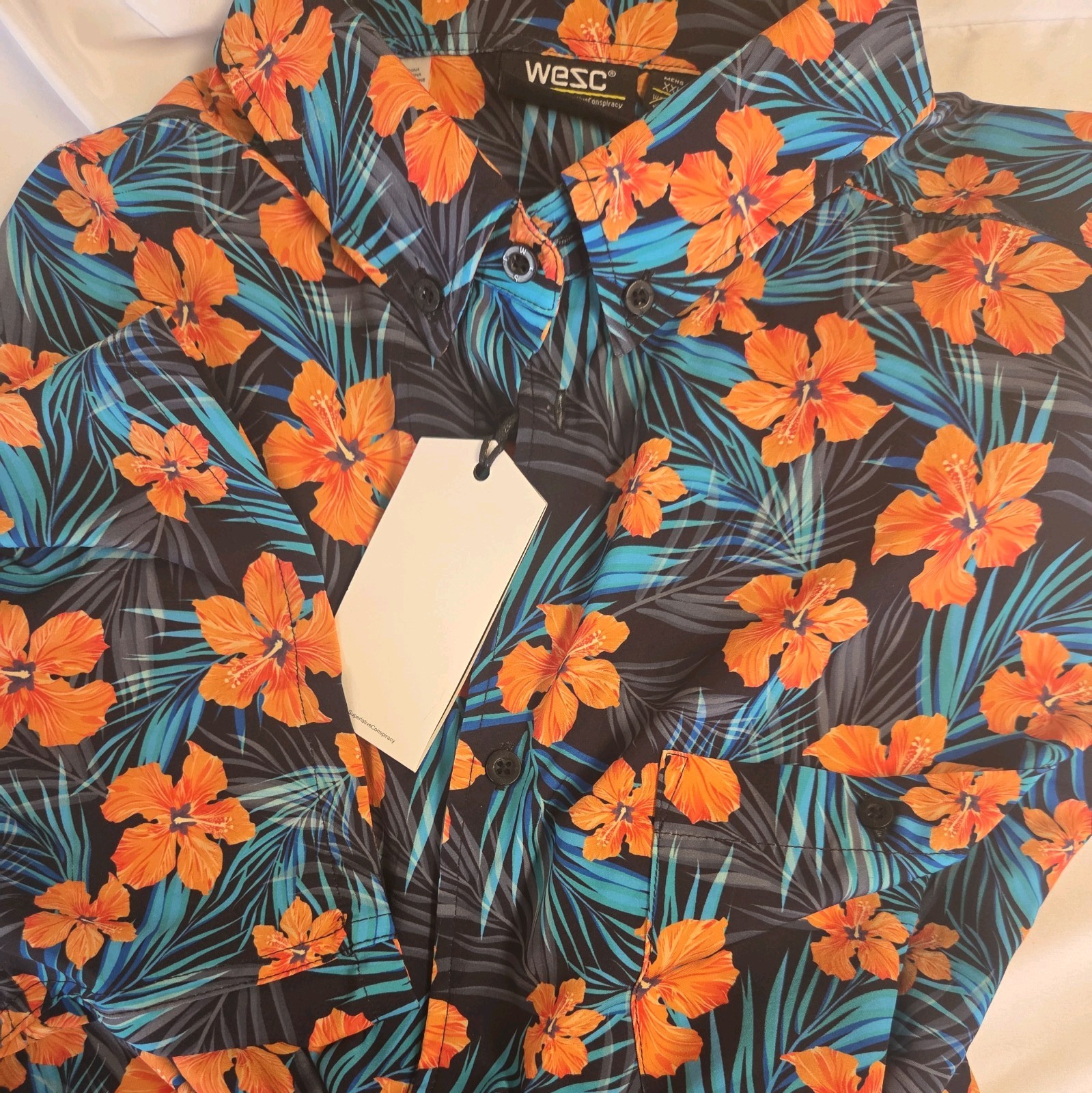 WESC Hawaiian Floral Shirt Men’s XXL Sweden Beach Pocket Comfort Cruise Unisex