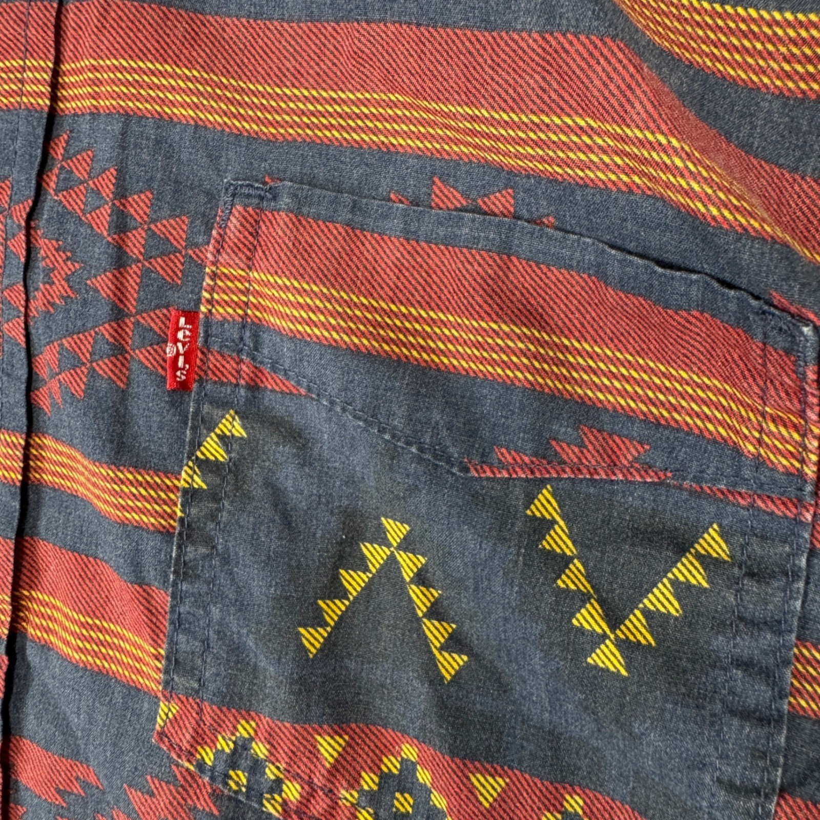 Levis Mens Southwestern Aztec Print Button Down Shirt Blue Red Yellow Medium