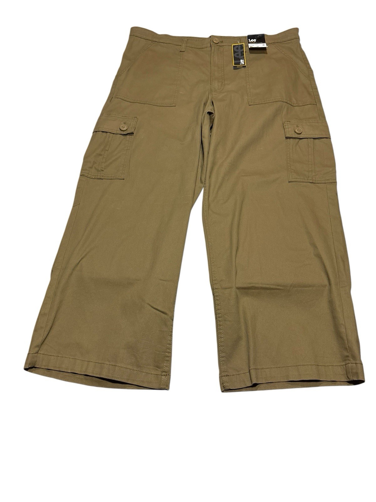 NWT Lee Women’s Khaki Cargo Capri Pants Size 18 Loose Fit Straight Leg Mid Rise