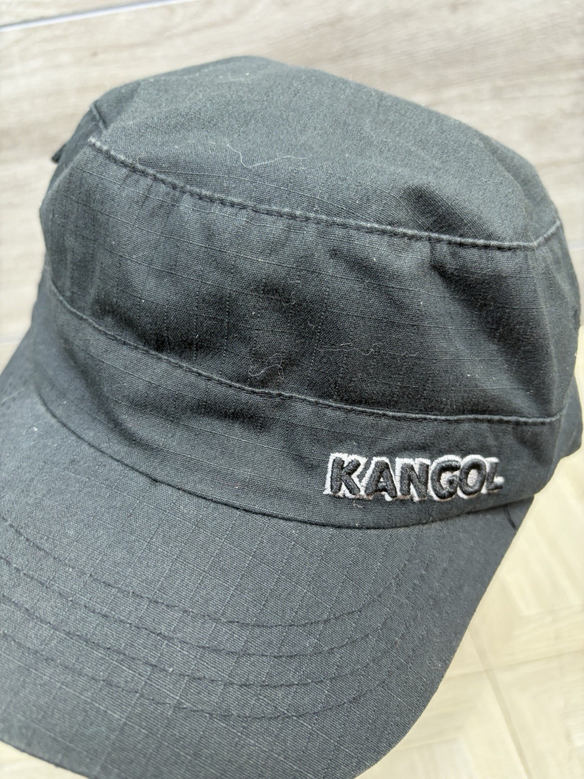 Kangol Black Flexfit Army Cap Hat Kangaroo Logo Lightweight S/M