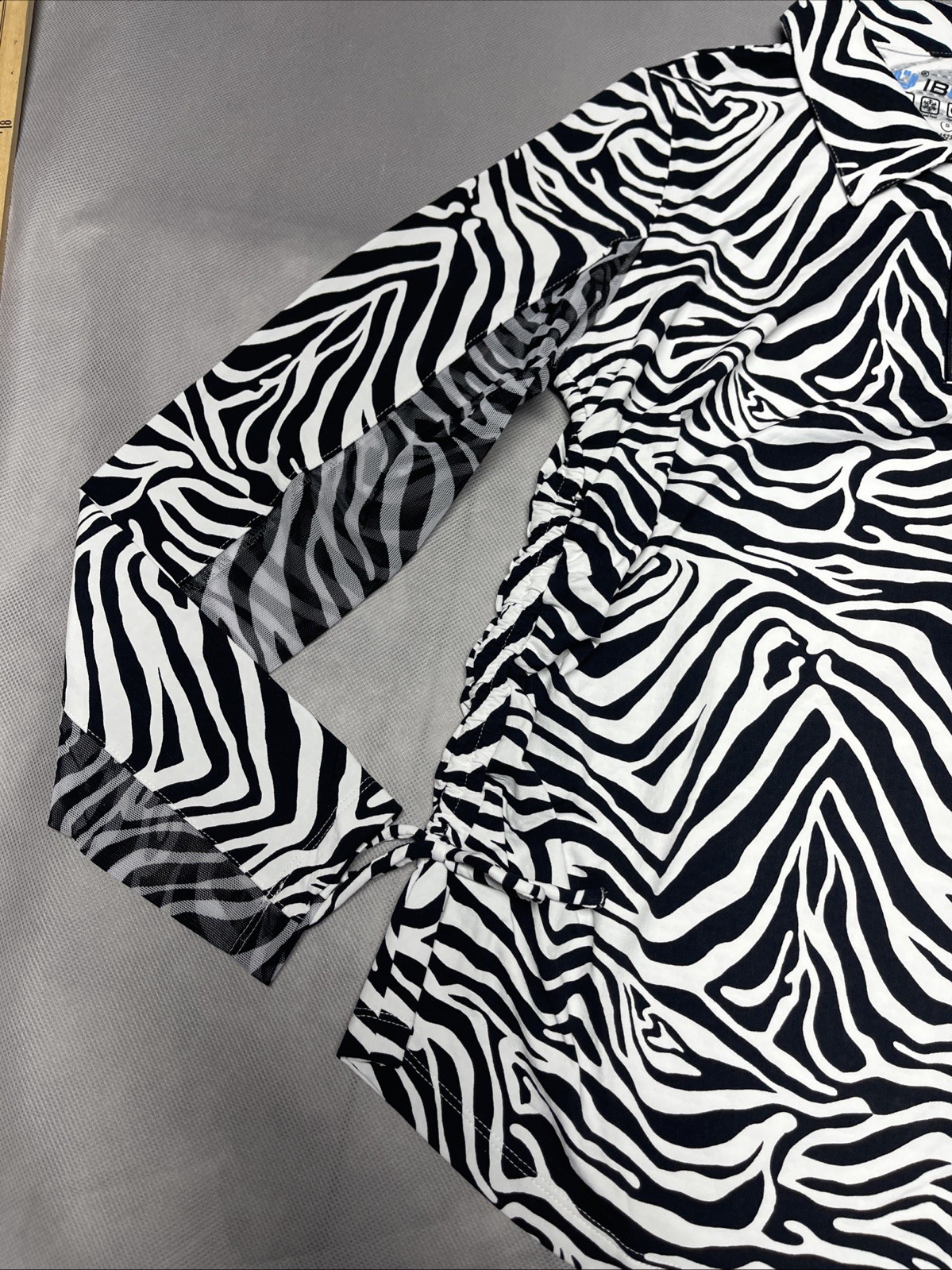 IBKUL Black & White Cecilia Zebra Print Long Sleeve Small Drawstring UPF 50+