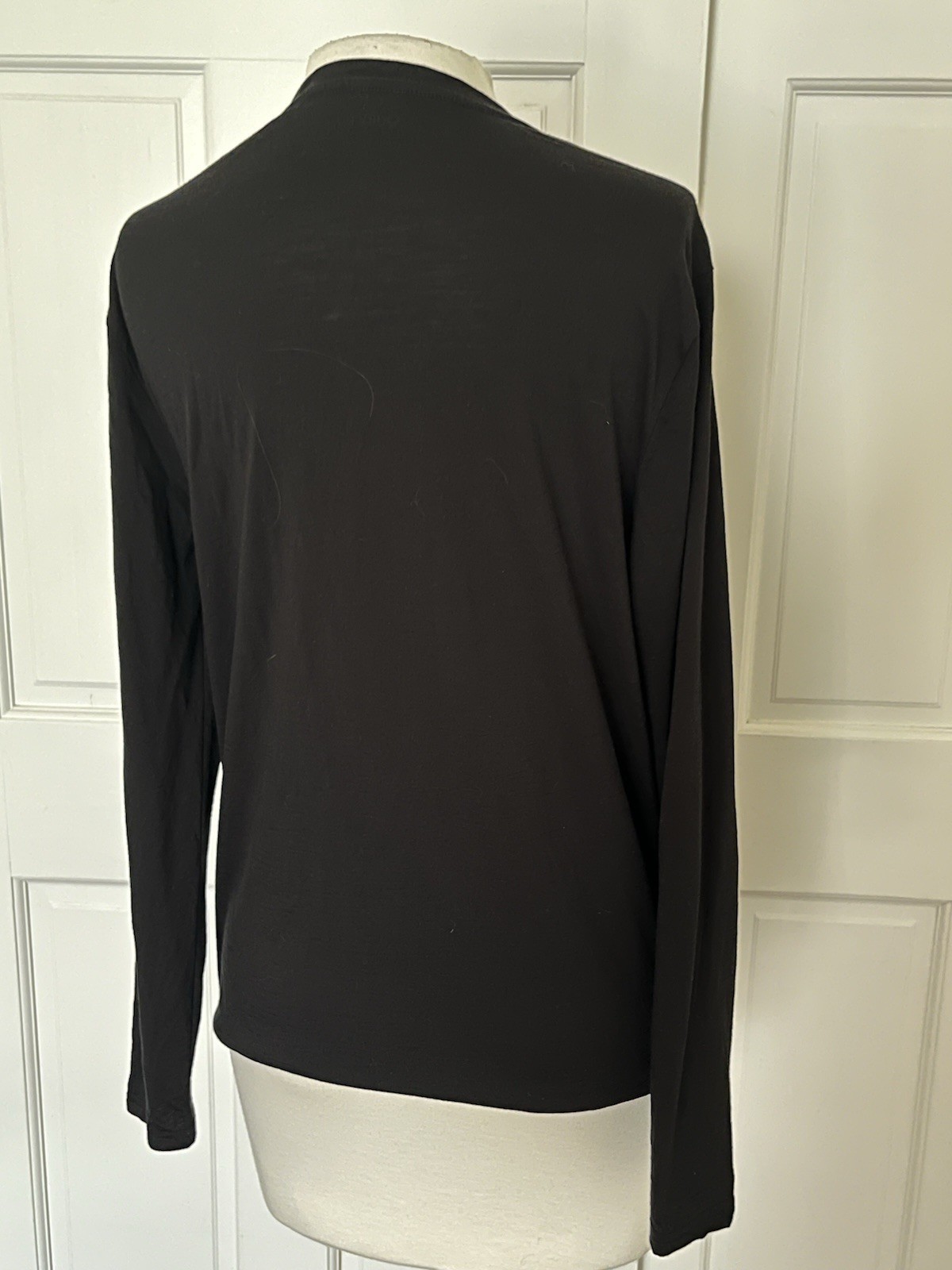Quince 100% Merino Wool All-Season Long-Sleeved Base Layer Tee Natural Fiber Sm