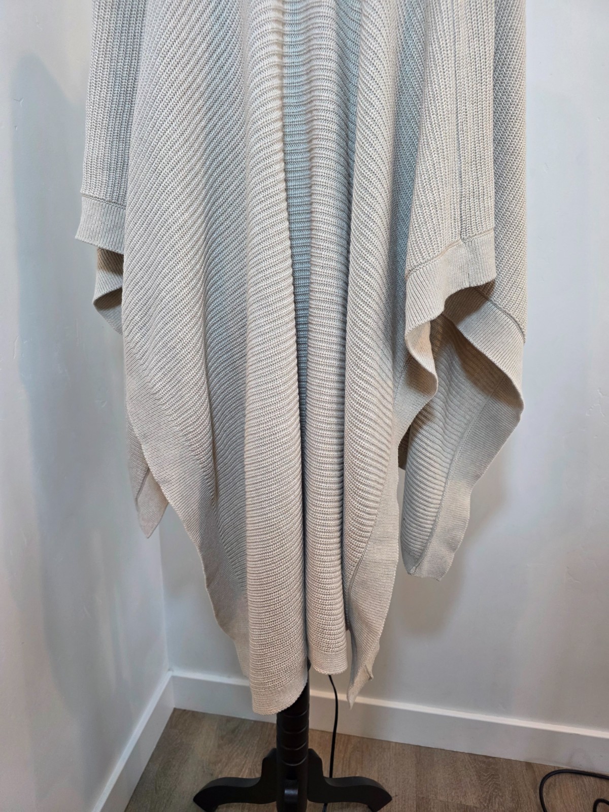 J. Jill Ruana Cape Poncho Sweater Beige One Size Neutral Cotton Blend Travel