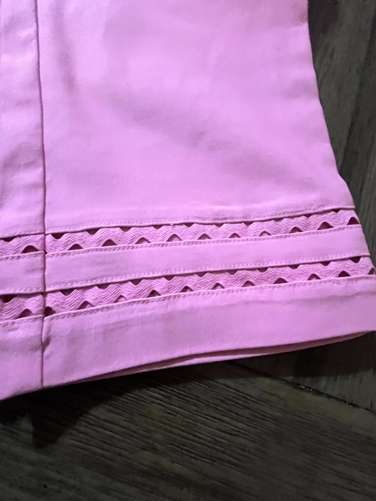 Crown & Ivy Women’s Pink Solid Capri Pants Cut-Out Accents Plus