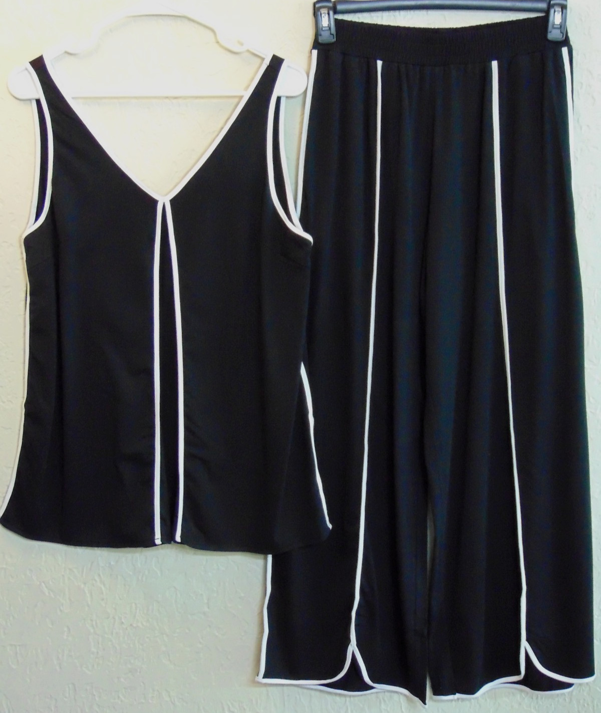 CICY BELL Womens 2 Pc Lounge Set Sleeveless Top & Wide Leg Pants M Black NWT