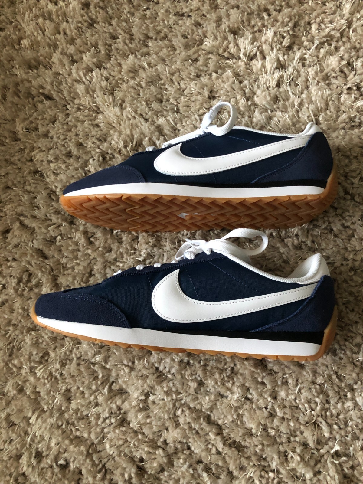 New in Box Nike Pacific Navy & White Running Shoes – Size 10 Women / 8.5 Men