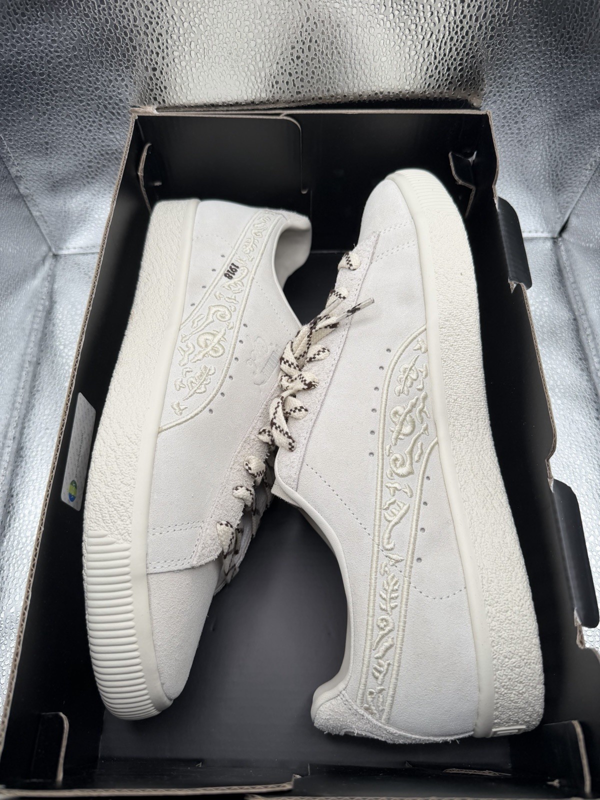 PUMA Clyde Leather Men’s White/Black Leather Lace Up Low-Top Sneakers US 8