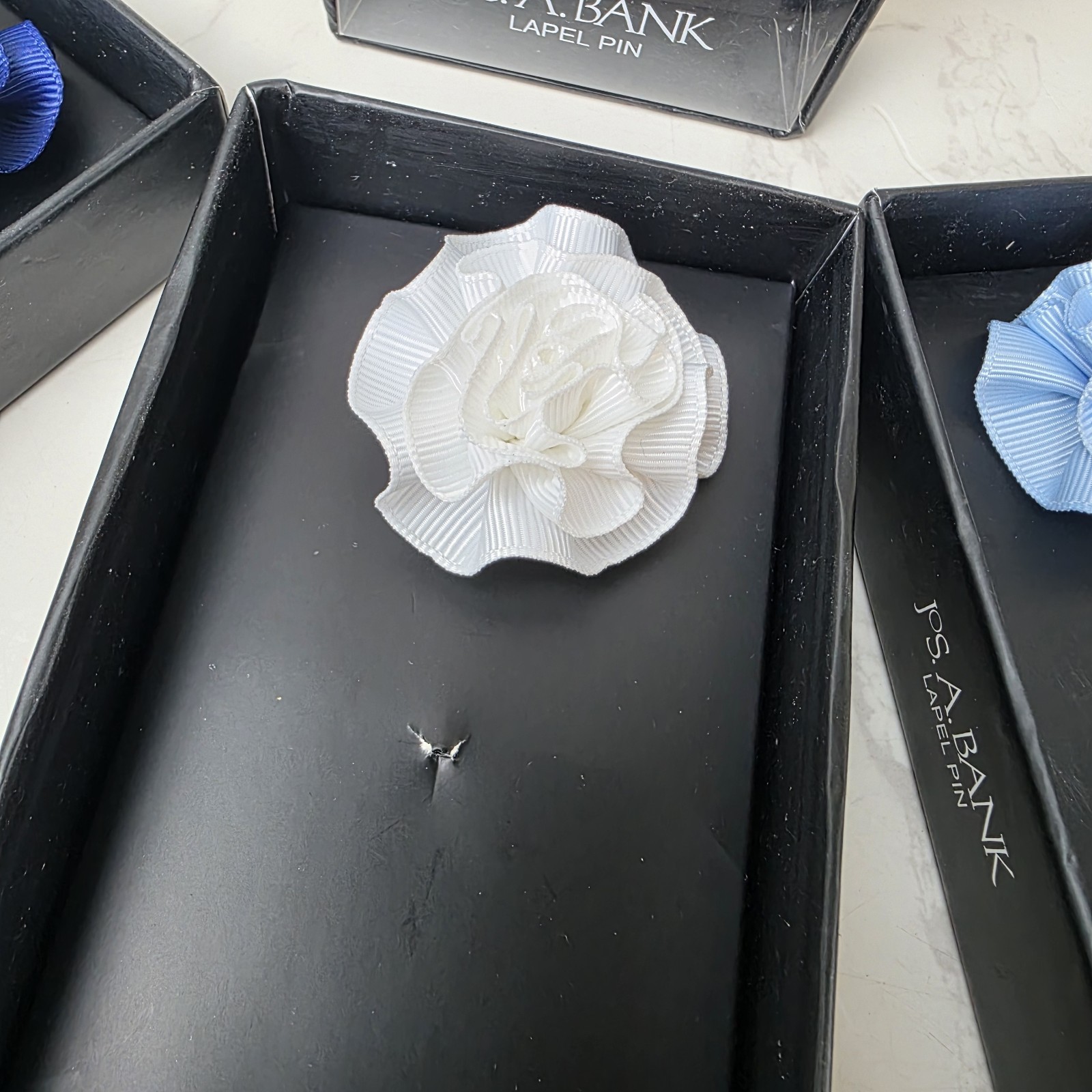 Jos A Bank – Lapel Pin – Different Color Flowers – Lot As Shown