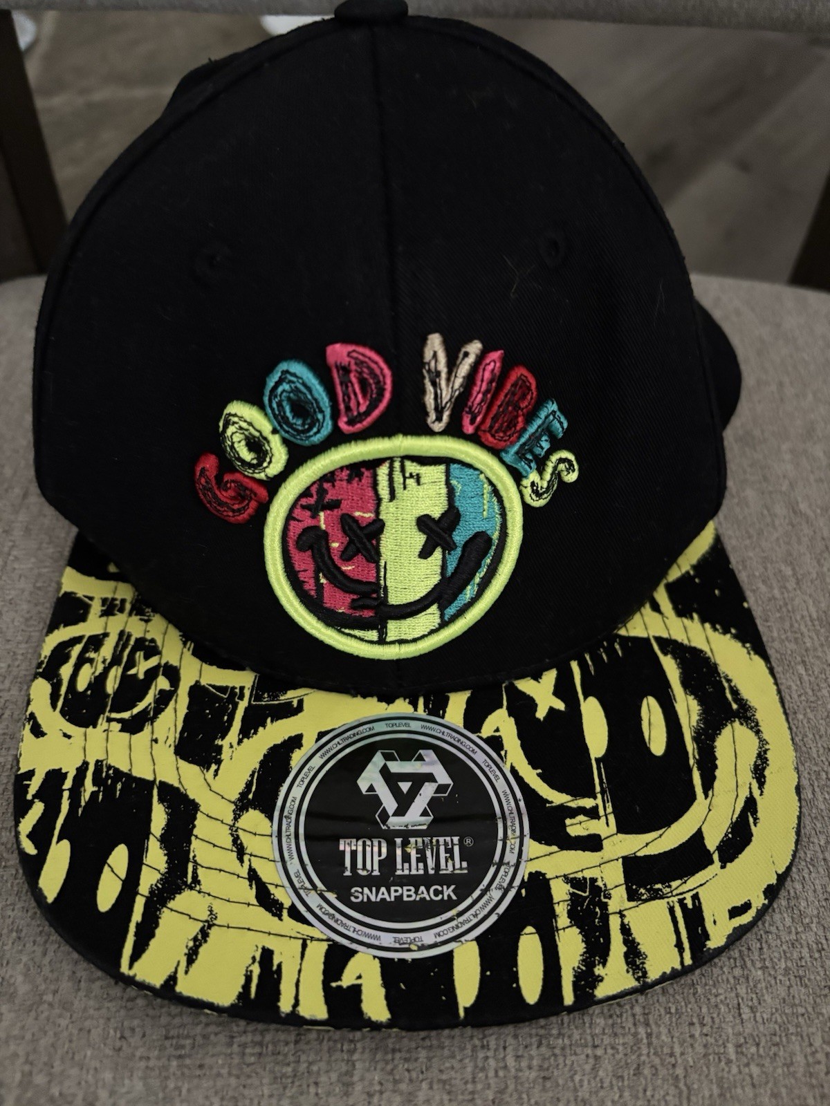 Good Vibes Top Level Smiley Face Graphic OSFM Cotton Flat Brim Cap Hat