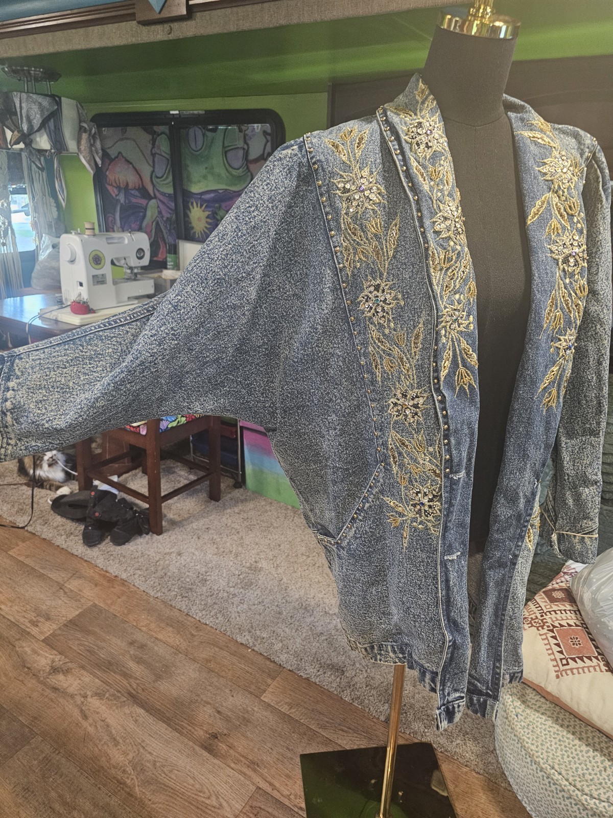 Vintage Womens Blue Acid Wash Denim Floral Embroidered Beaded Jacket Coat L 80s