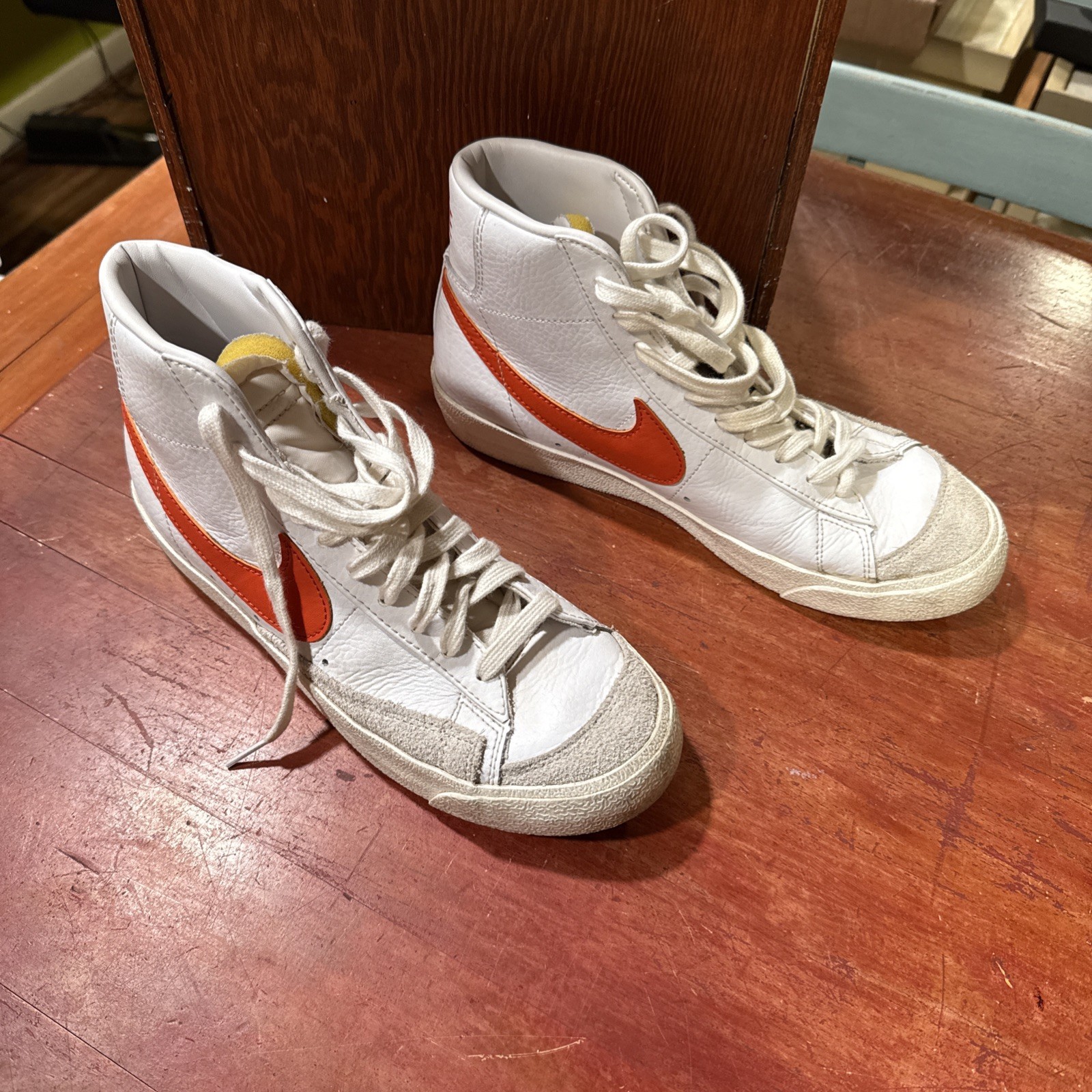 Nike Blazer ’77 Vintage Mid Habanero Red Size 7.5.