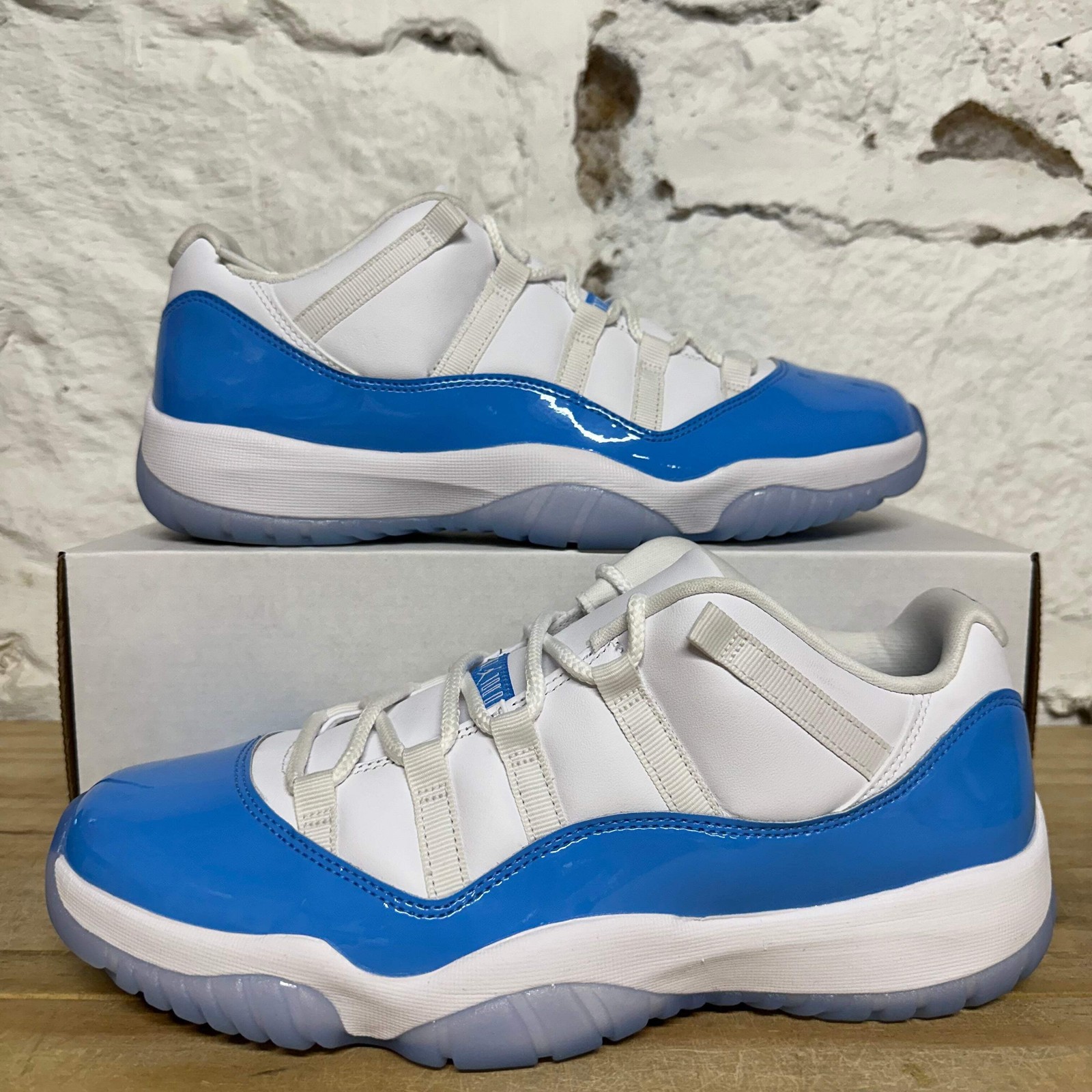 Air Jordan 11 Low University Blue (2026) Men’s Size 11.5 Pre-owned FV5104-100