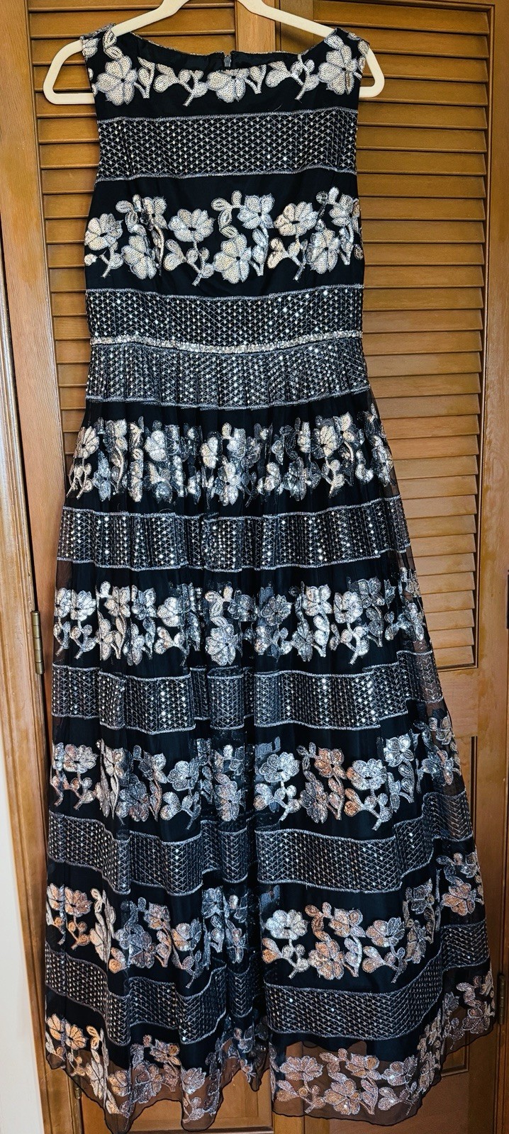 Tahari ASL Black Silver Floral Sequin Maxi Embroidered Crinoline Gown size 10