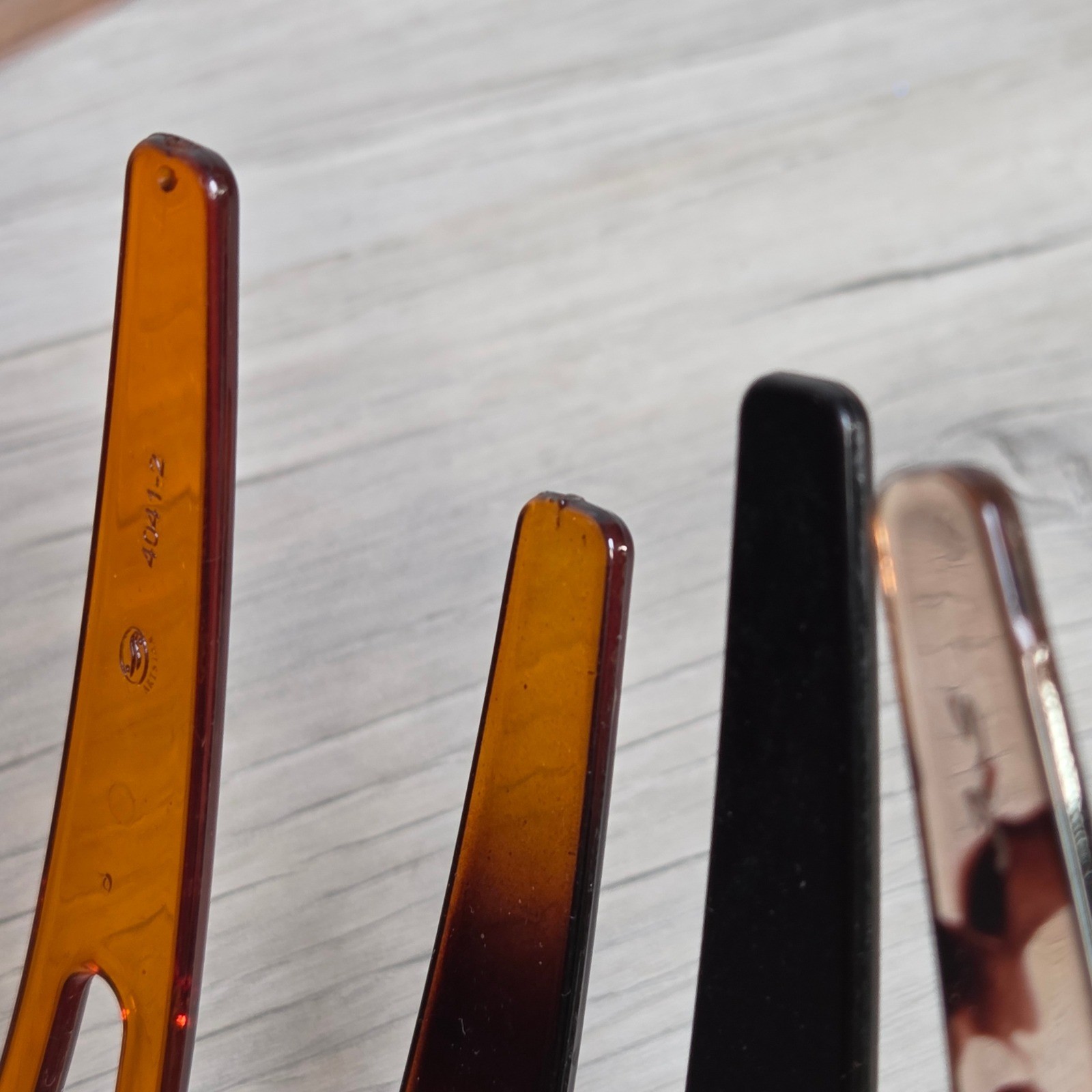 Set 4 Thin Plastic Headbands Tortoiseshell Black Amber Skinny Hair Accessories