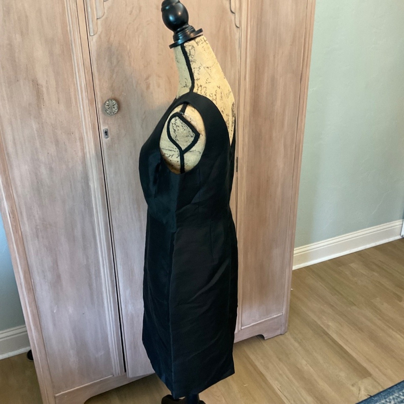 Talbots Classic Black Silk & Wool V Back Career Event Sheath Dress wool silk 10