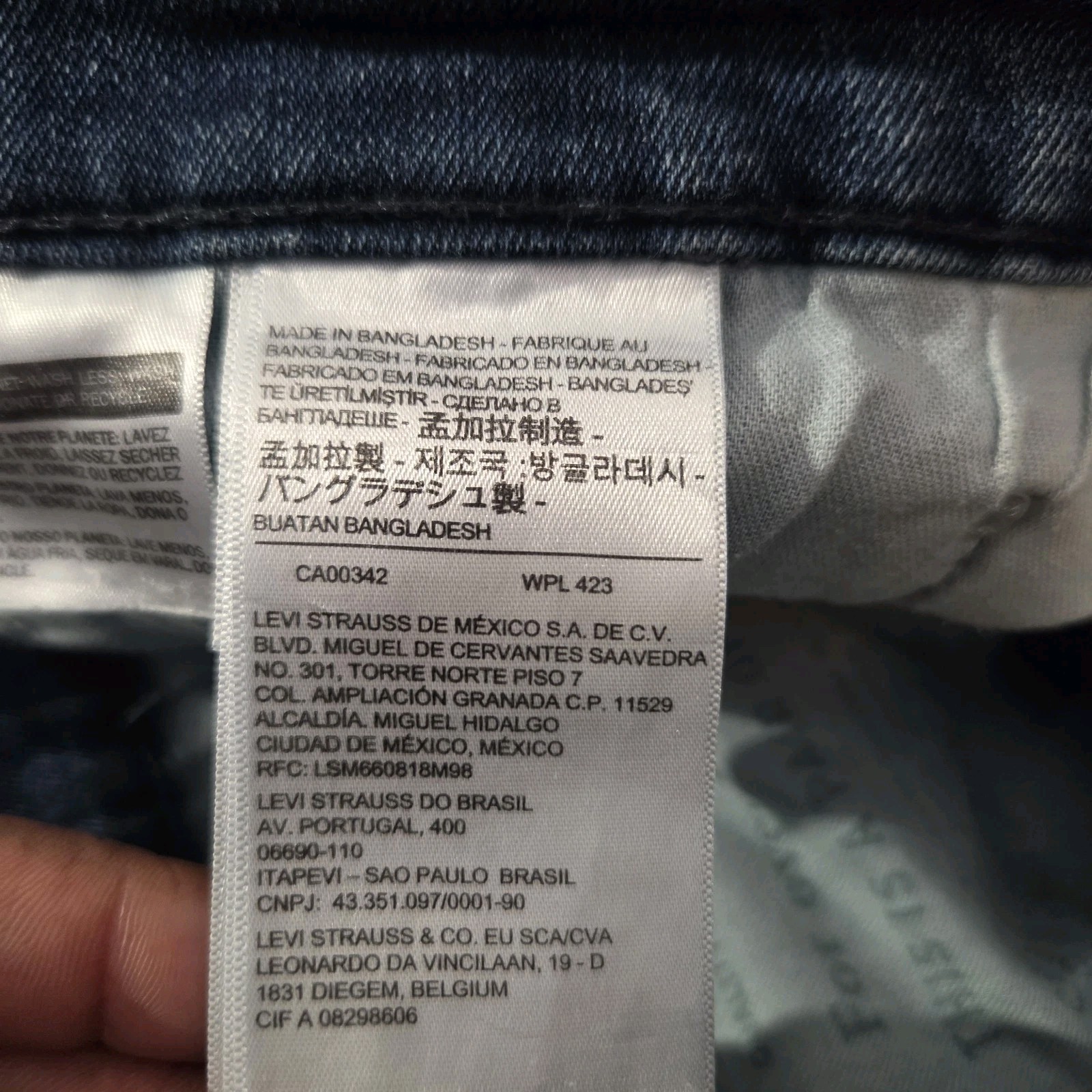 Levi’s 541 Athletic Taper Jeans Mens 36 x 26 Blue Pockets Medium Wash Casual