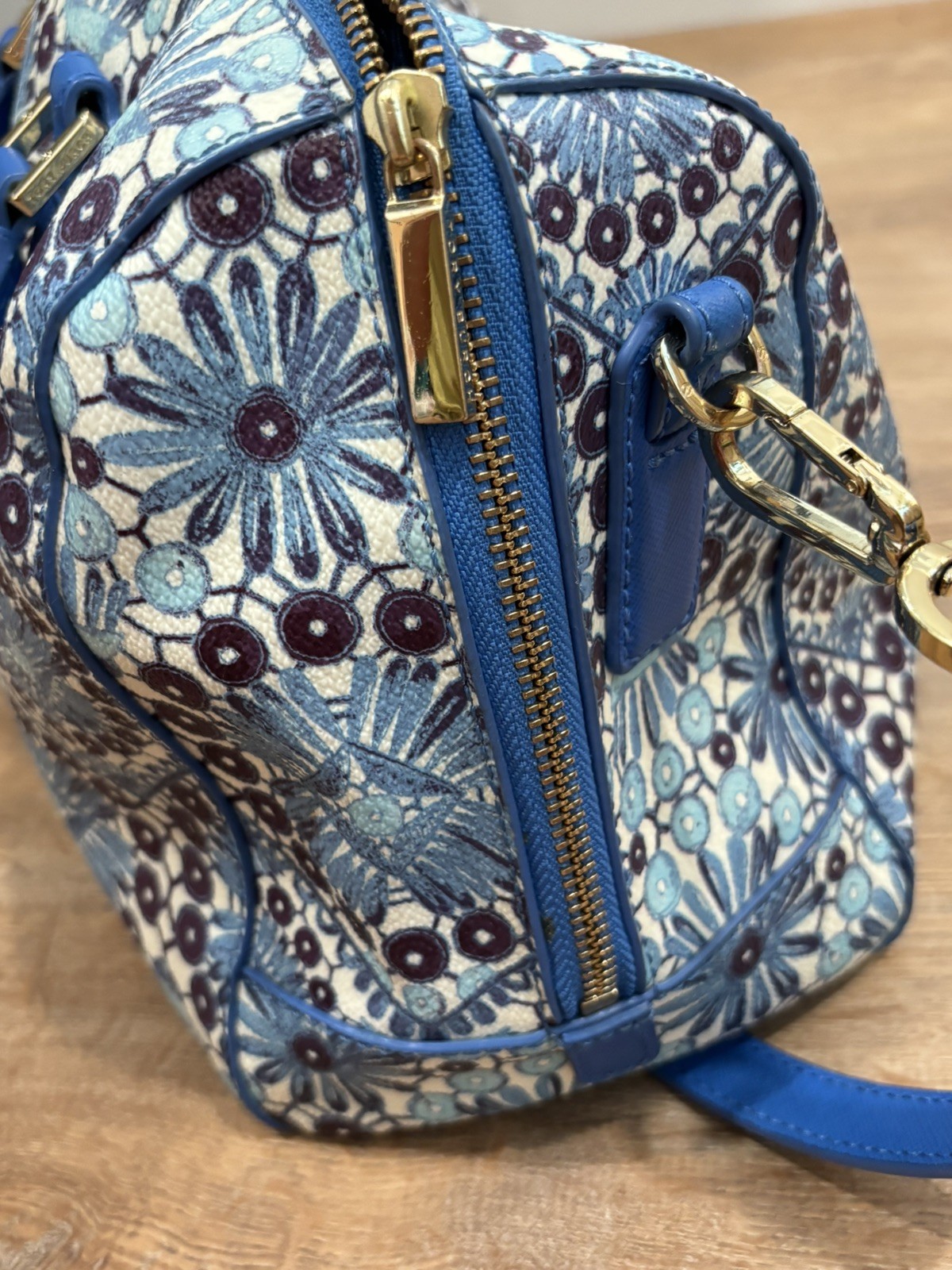 Tory Burch Robinson Printed Triangle Tote Blue