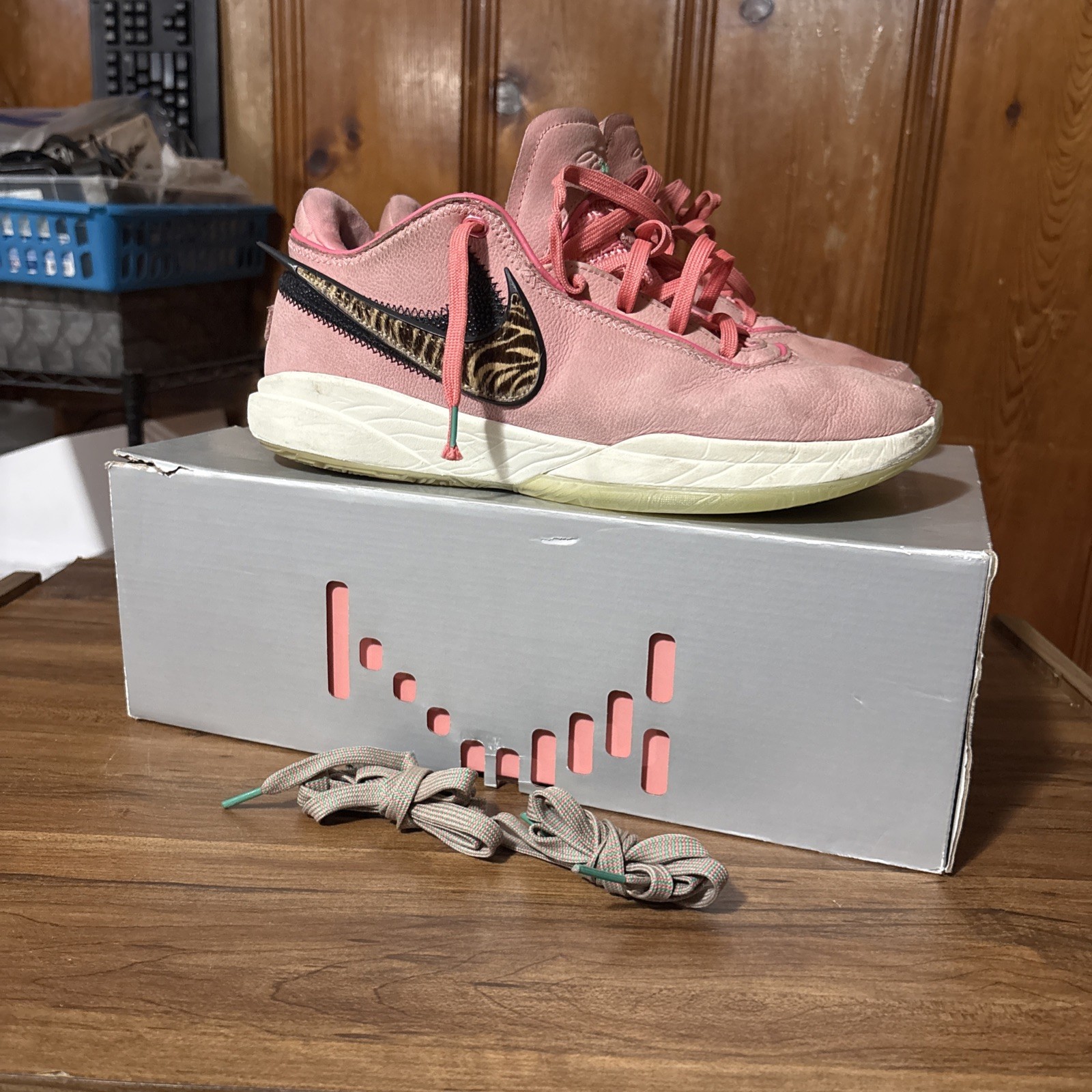Nike LeBron 20 XX South Beast Pink Diamond Men’s Size 10 W/ BOX EXTRA LACES