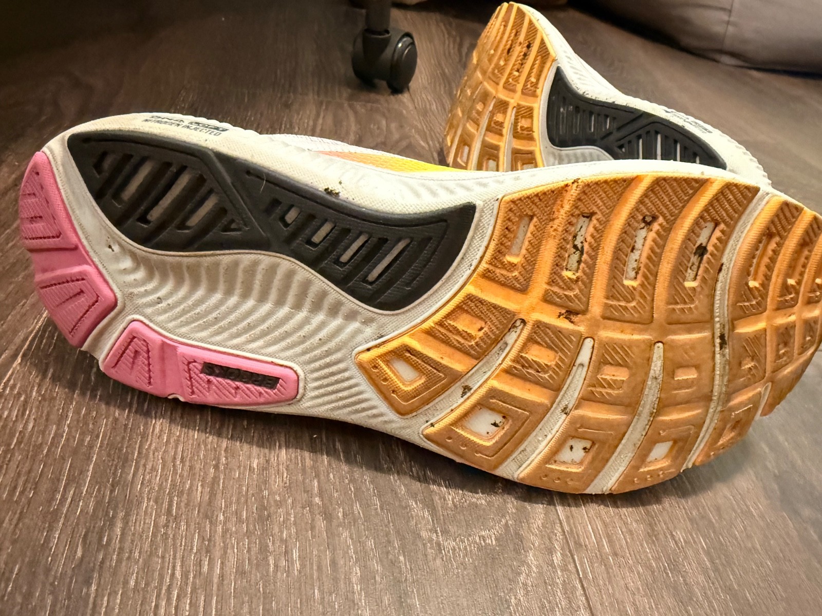 Brooks Ghost 17 – Oyster Apricot Pink – Women’s size 10